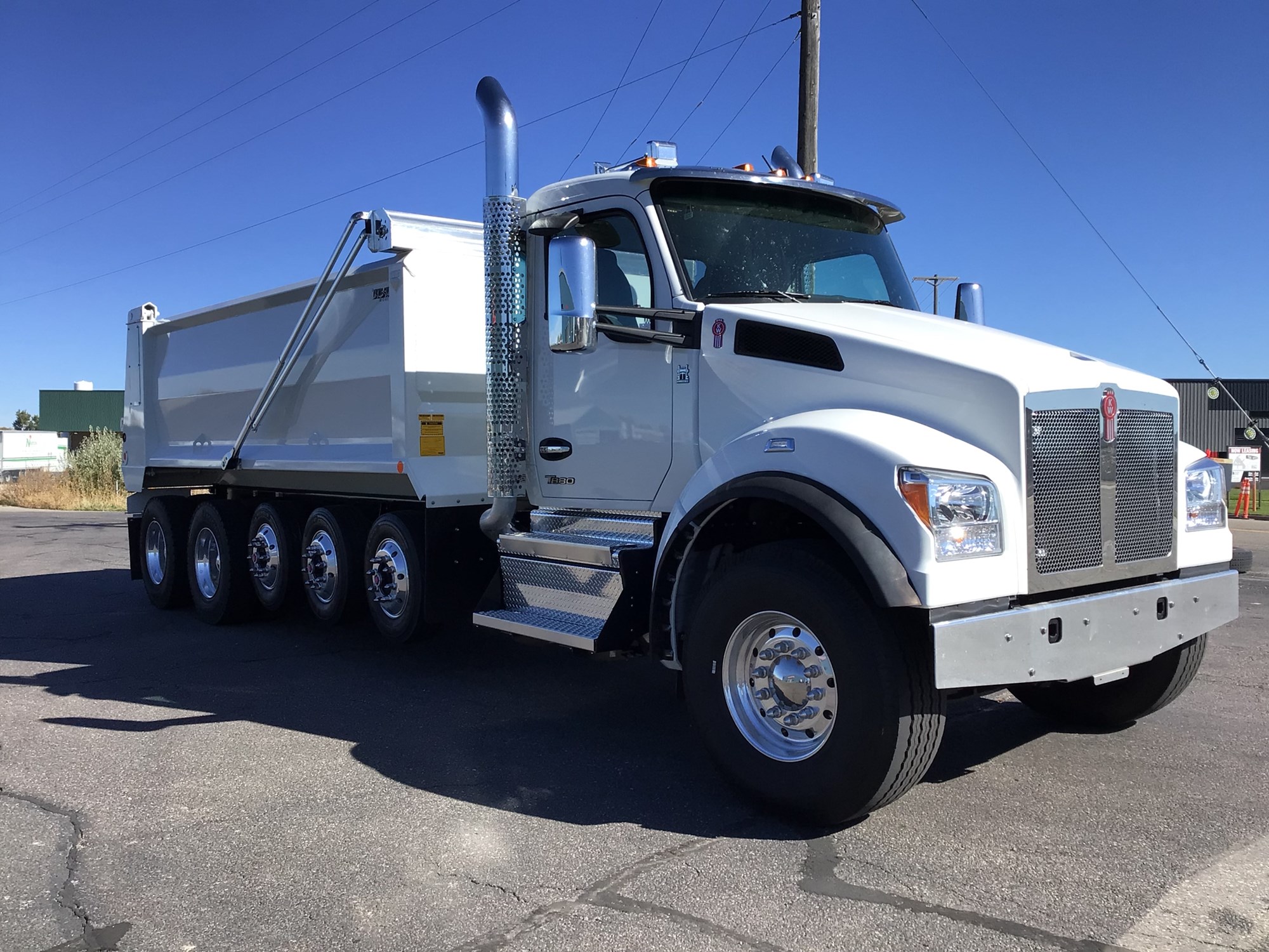 2026 Kenworth T880 - image 5 of 6