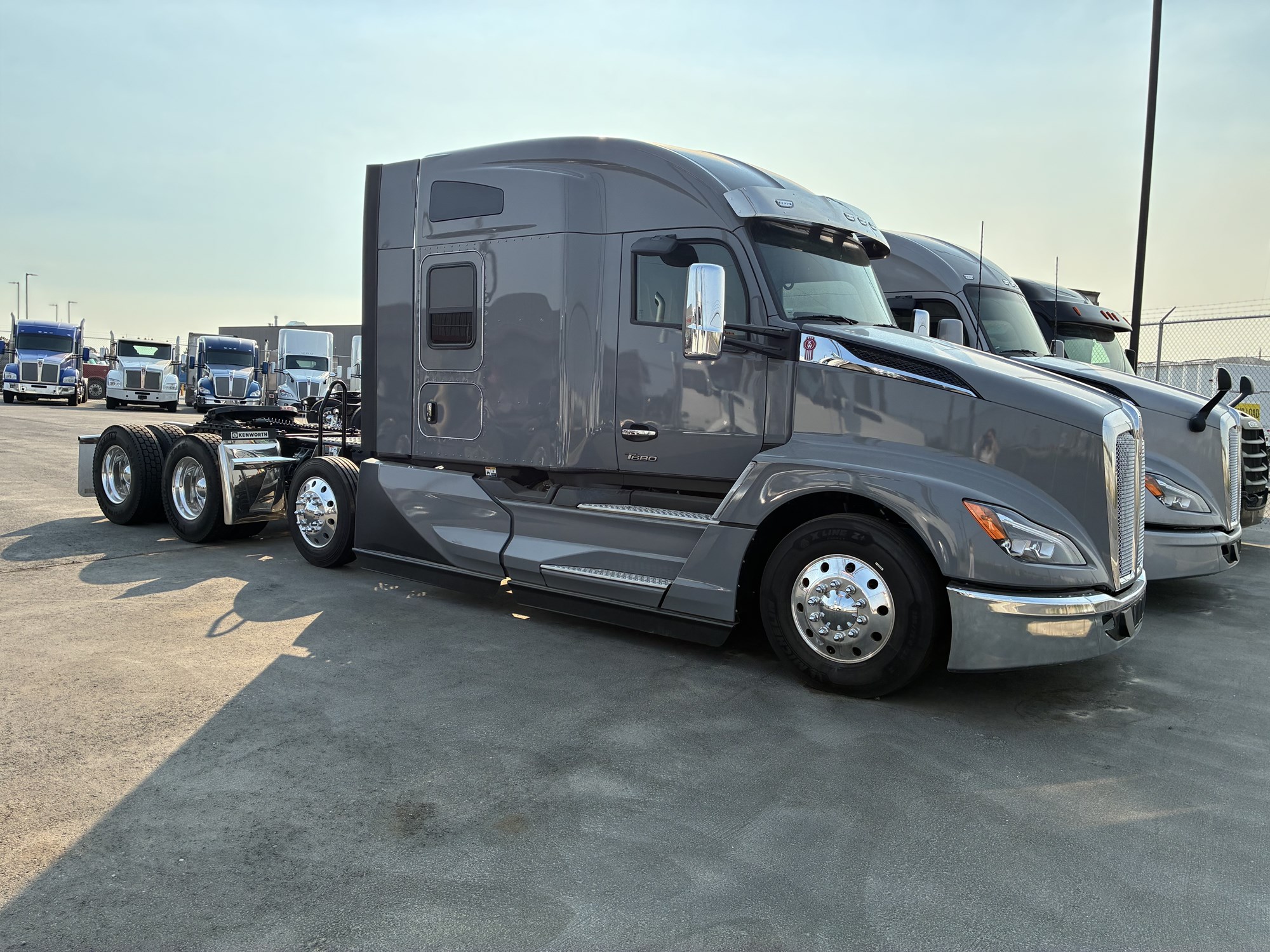 2026 Kenworth T680 - image 1