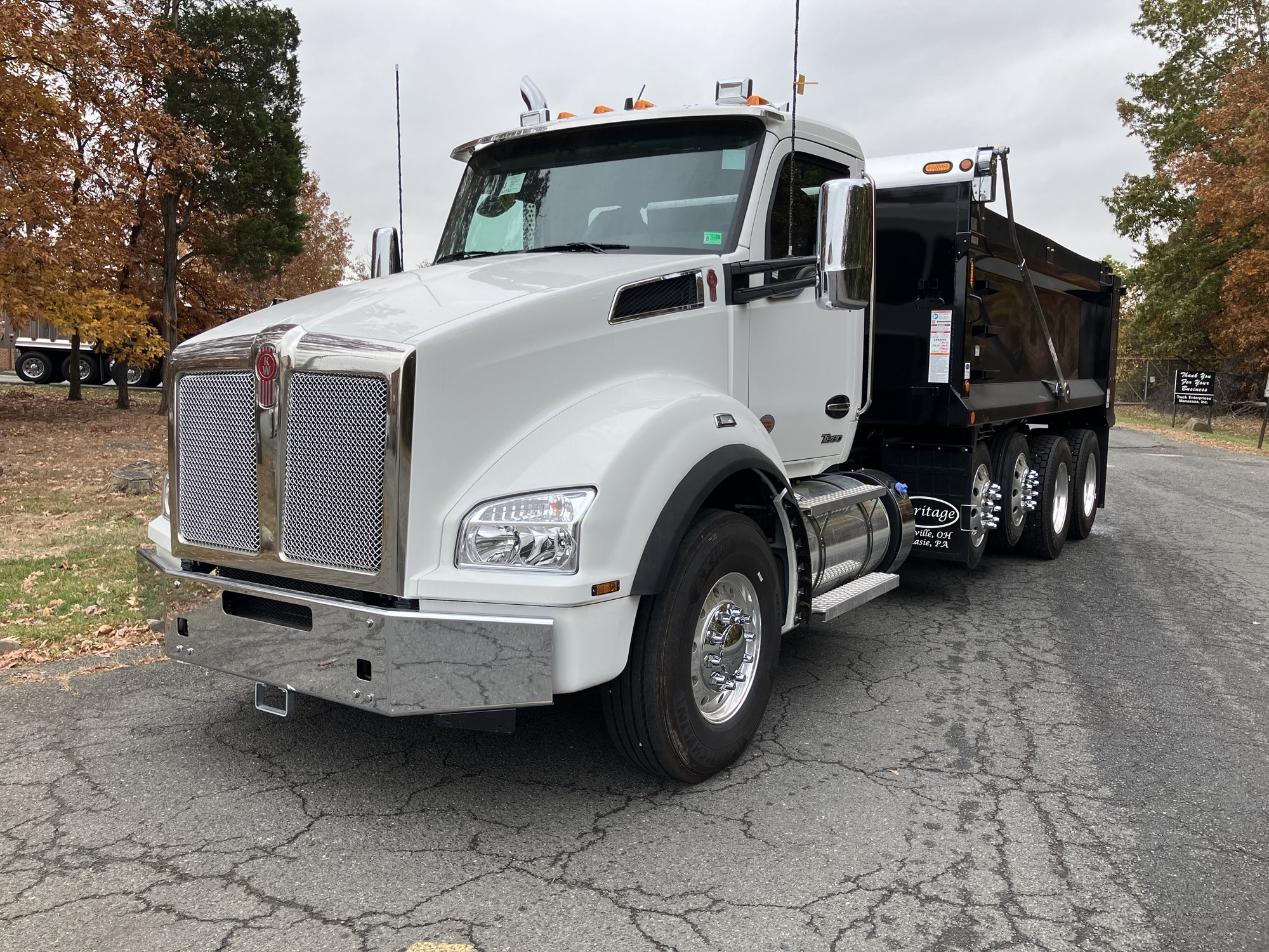 2026 Kenworth T880 - image 2 of 6