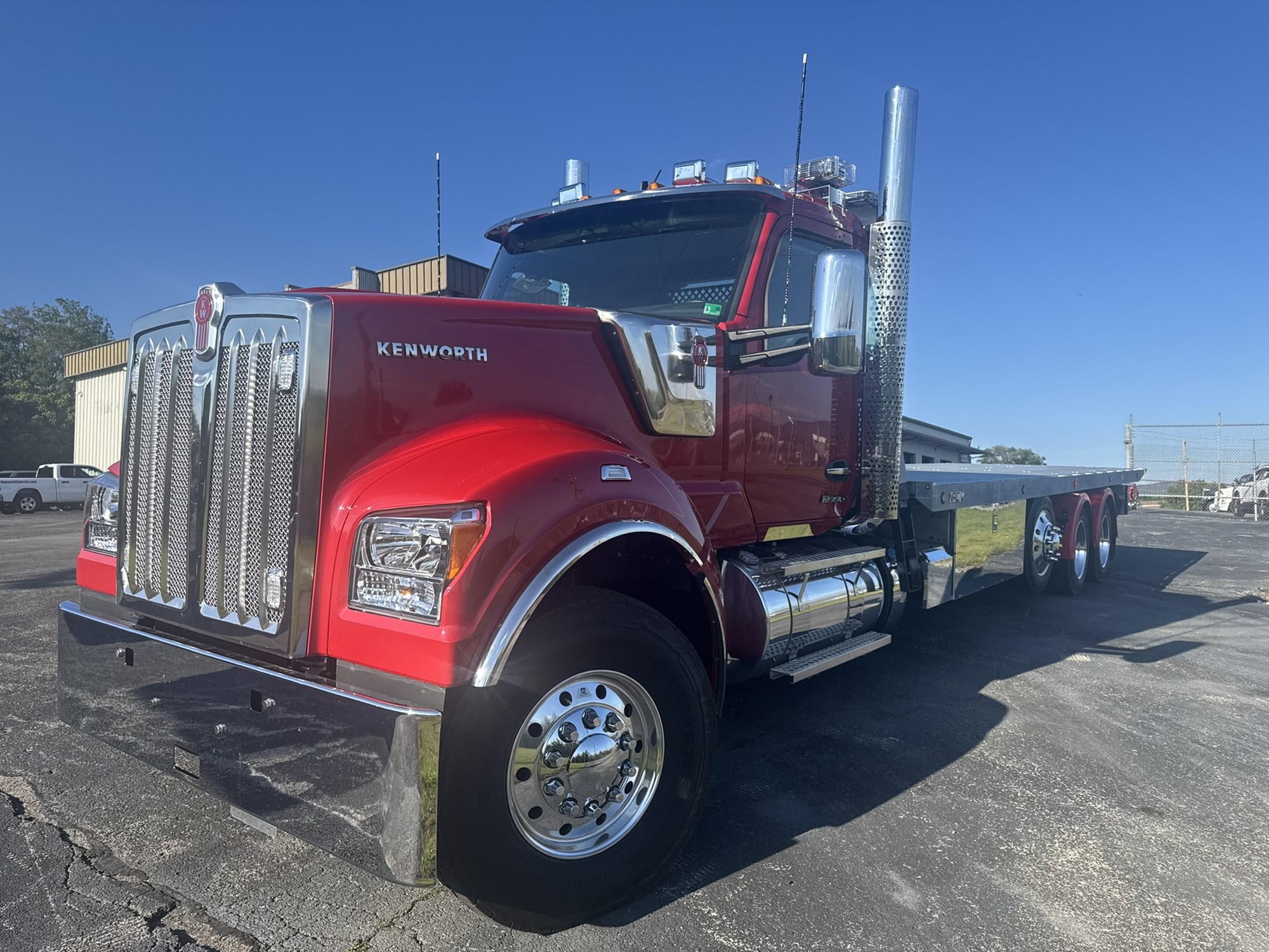 2026 Kenworth W990 2026 Kenworth W990 - image 1 of 6