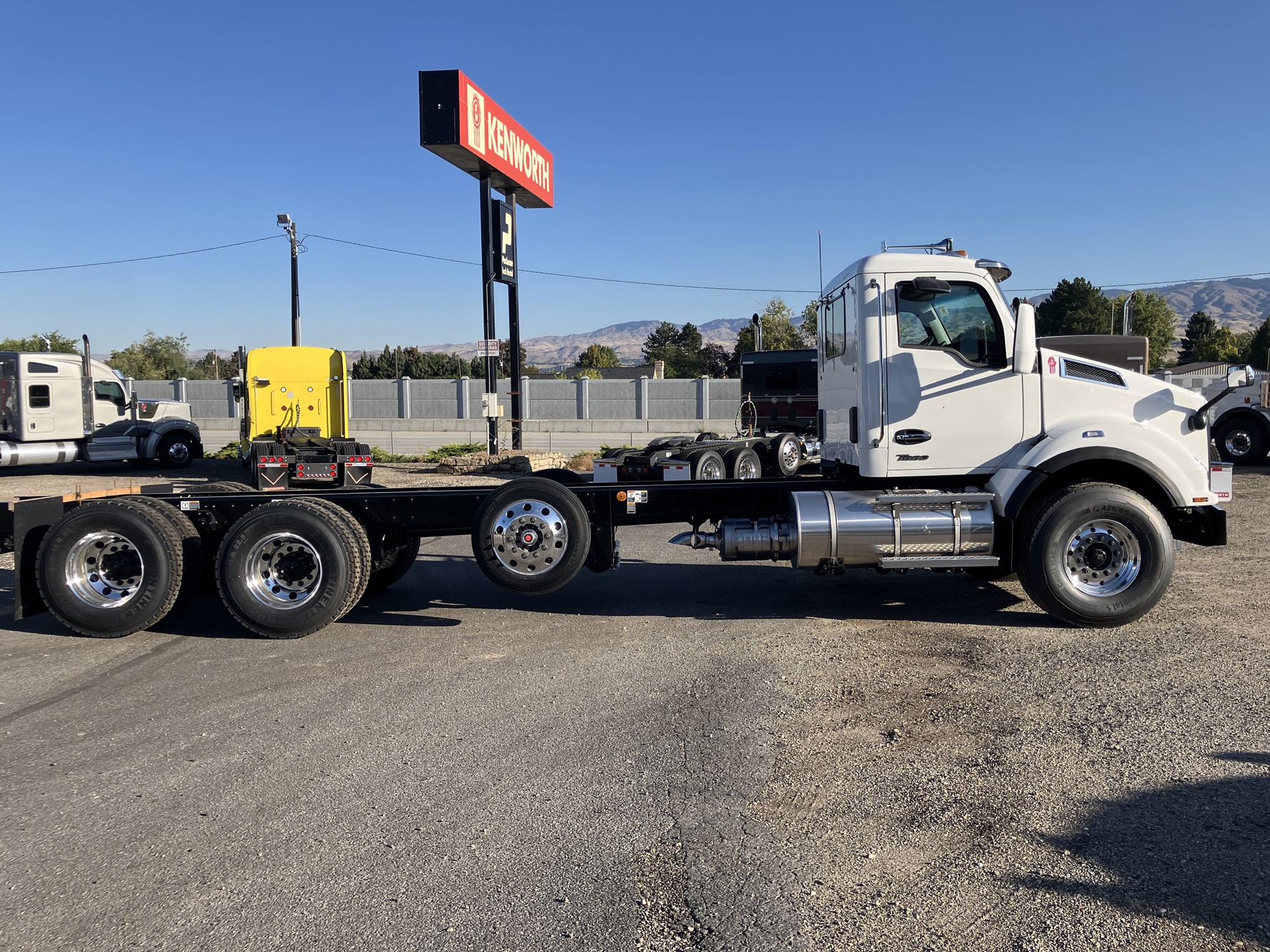 2026 Kenworth T880 - image 6 of 6