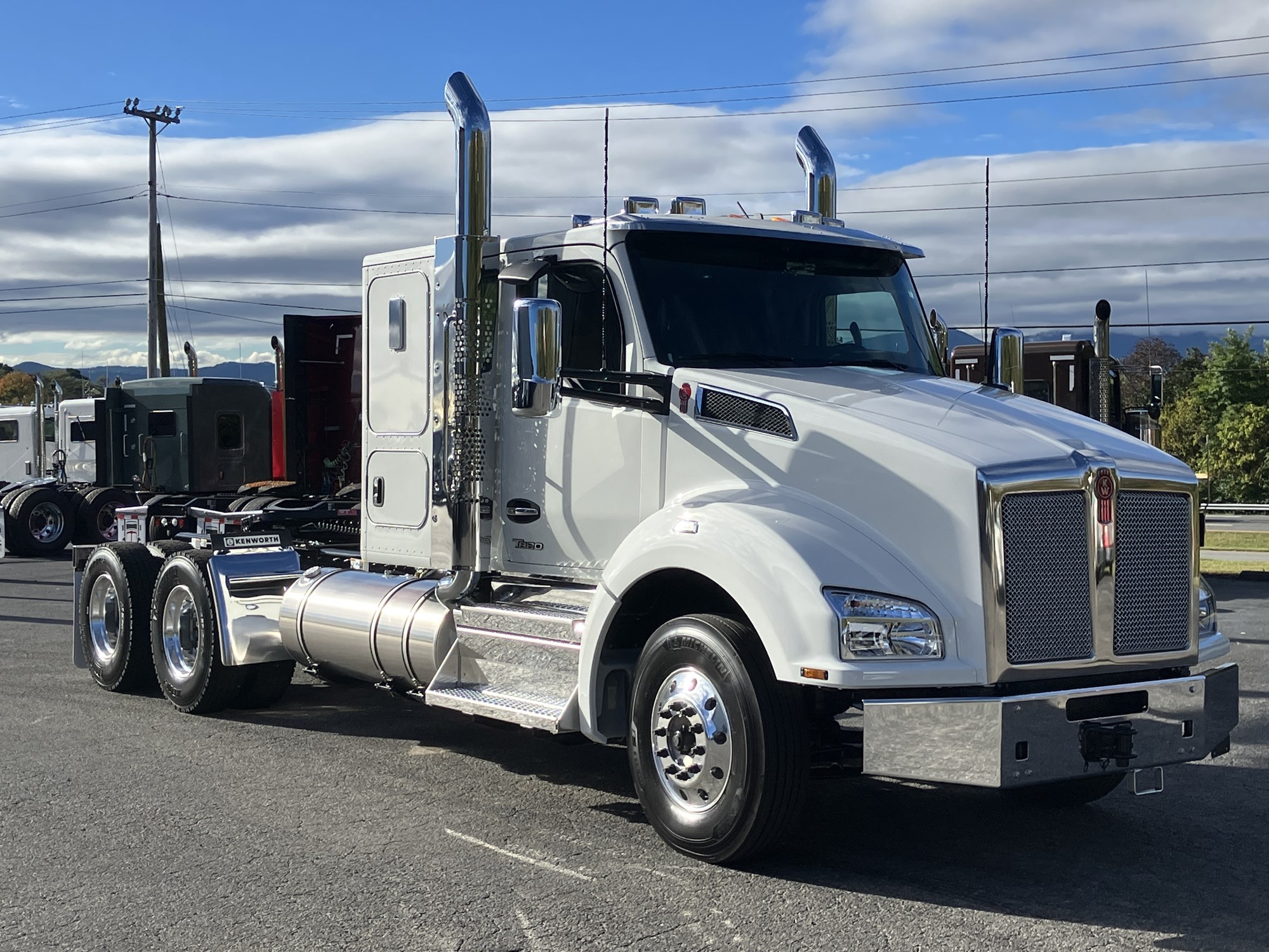 2026 Kenworth T880 2026 Kenworth T880 - image 3 of 6