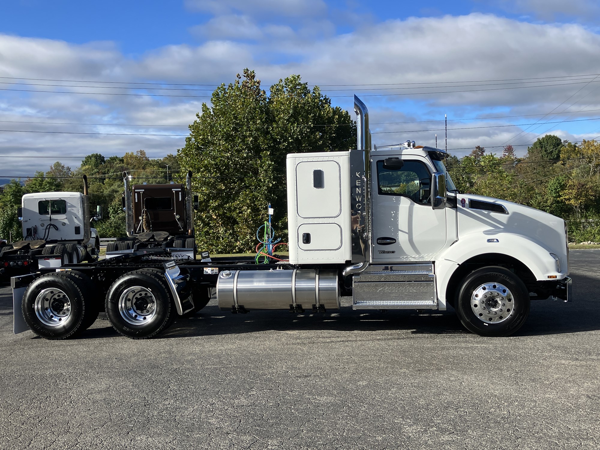 2026 Kenworth T880 2026 Kenworth T880 - image 4 of 6