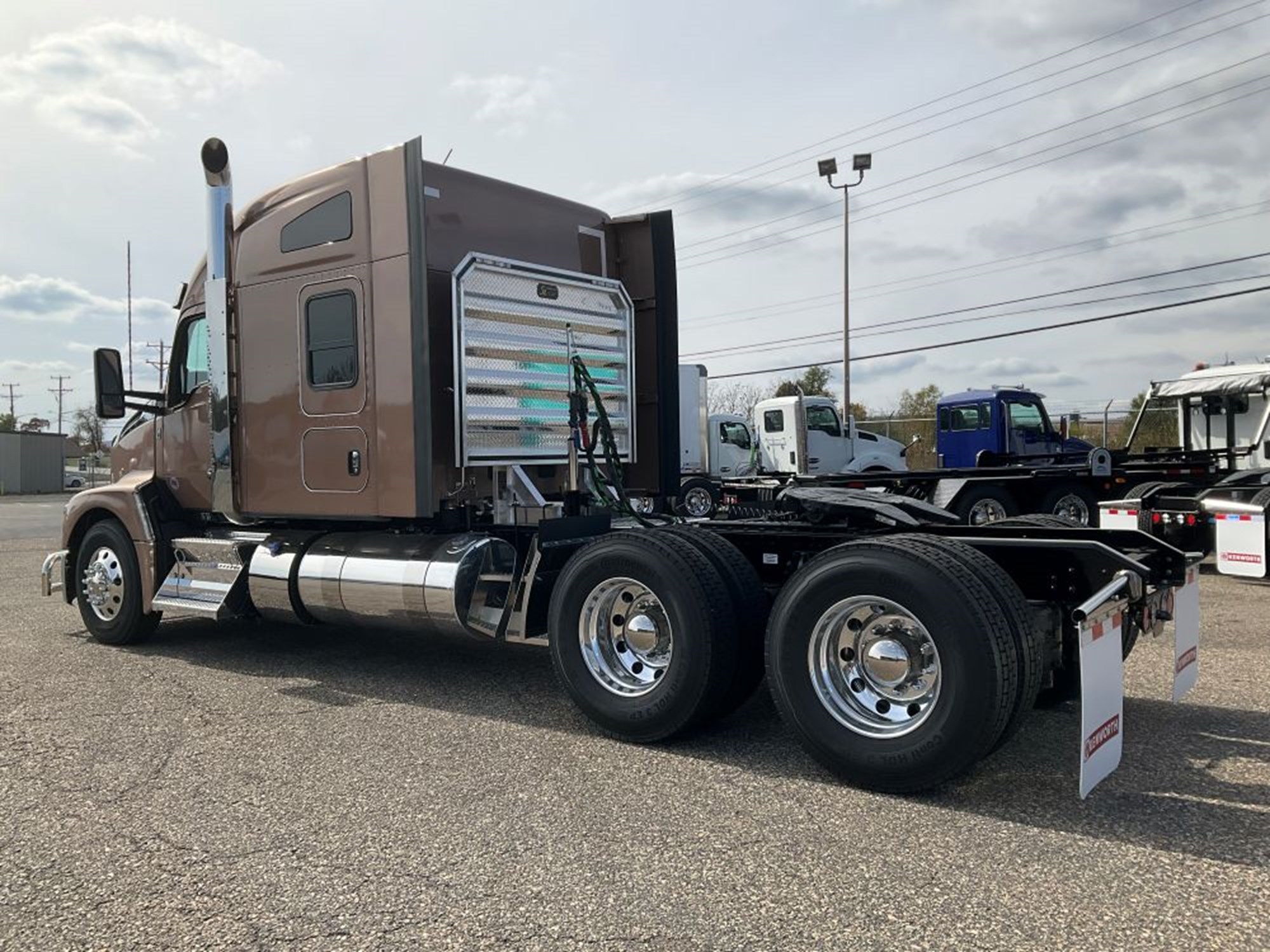 2026 Kenworth T680 Next Gen - image 3 of 6