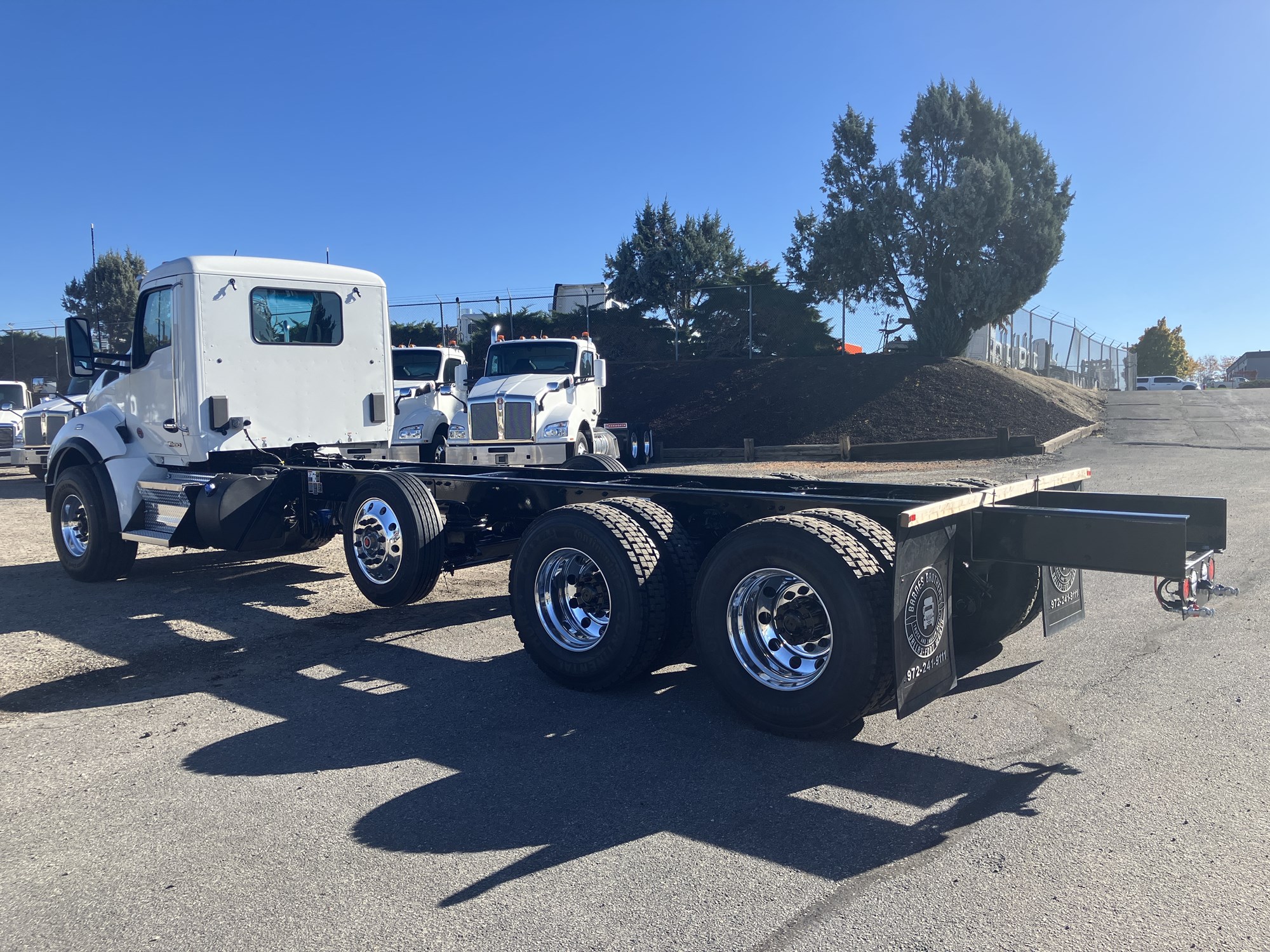 2026 Kenworth T880 2026 Kenworth T880 - image 3 of 6