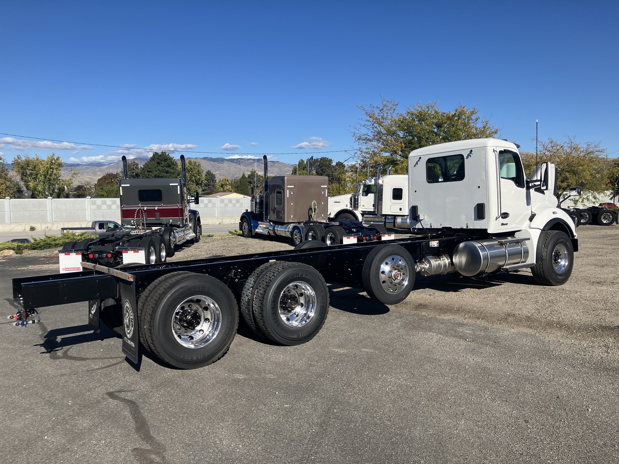 2026 Kenworth T880 2026 Kenworth T880 - image 5 of 6