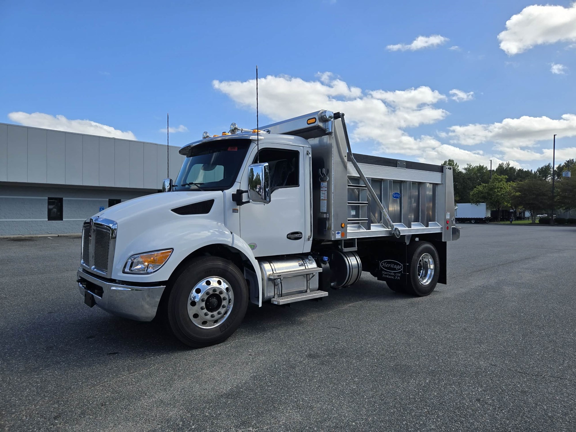 2026 Kenworth T380 - image 1 of 6