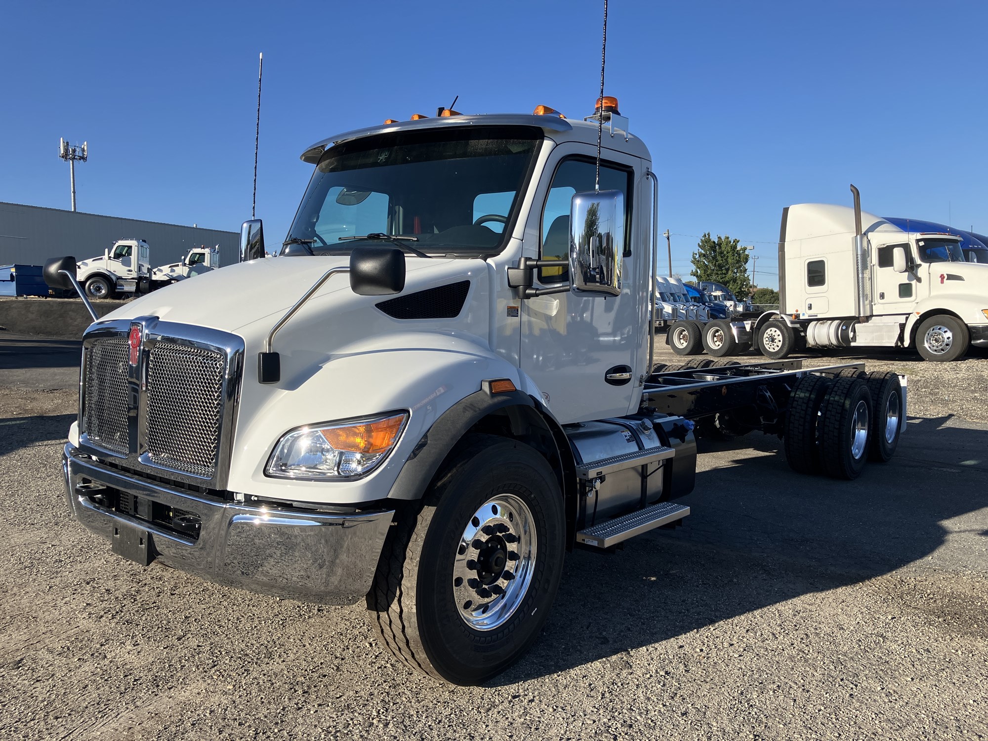 2026 Kenworth T480 - image 1 of 6