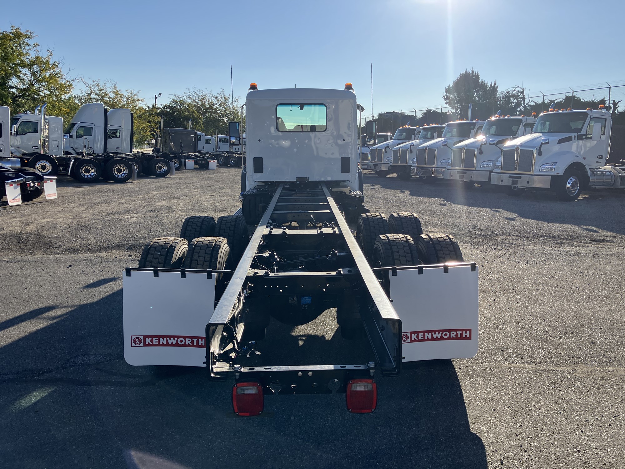 2026 Kenworth T480 - image 4 of 6