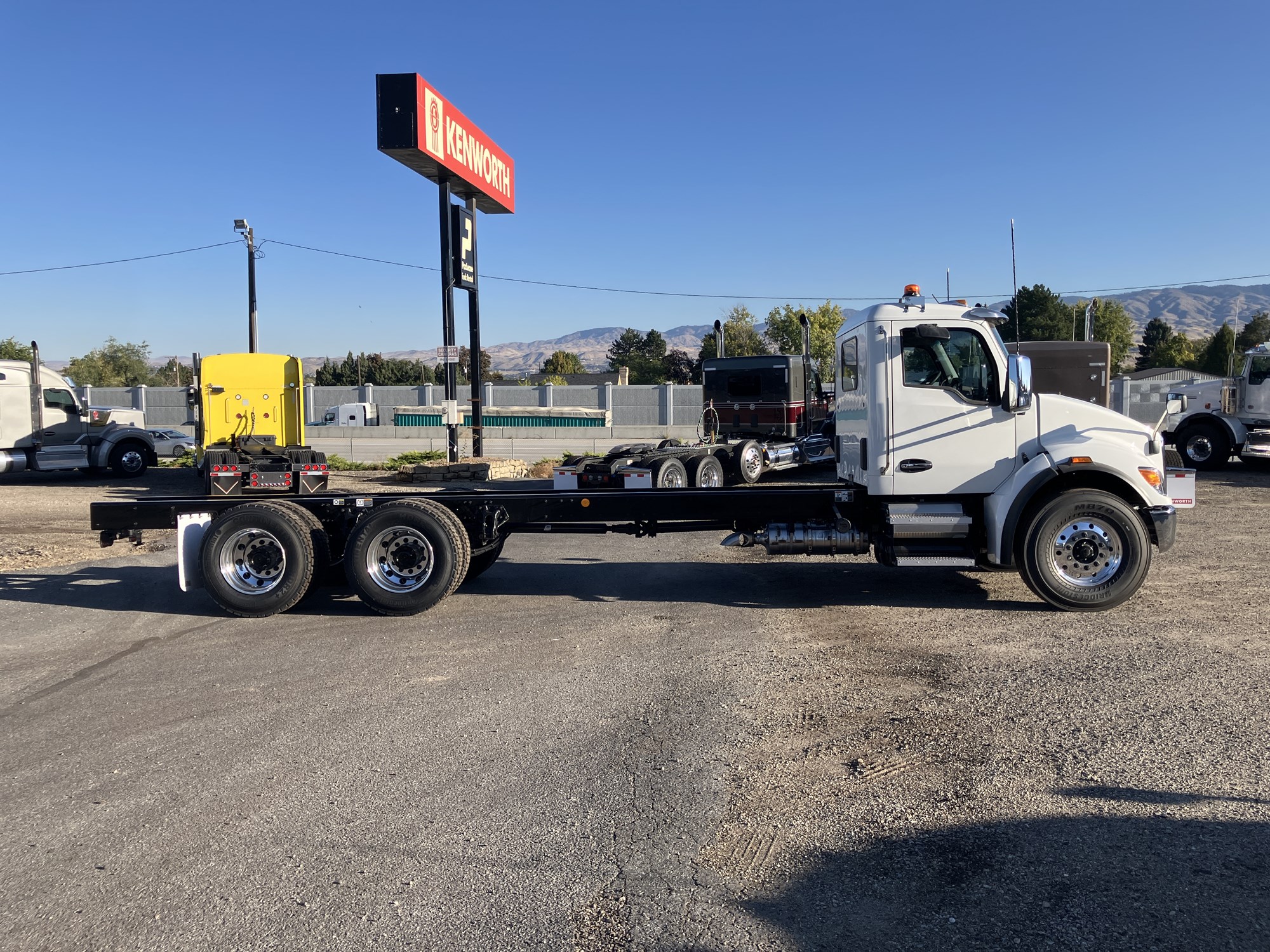 2026 Kenworth T480 - image 6 of 6