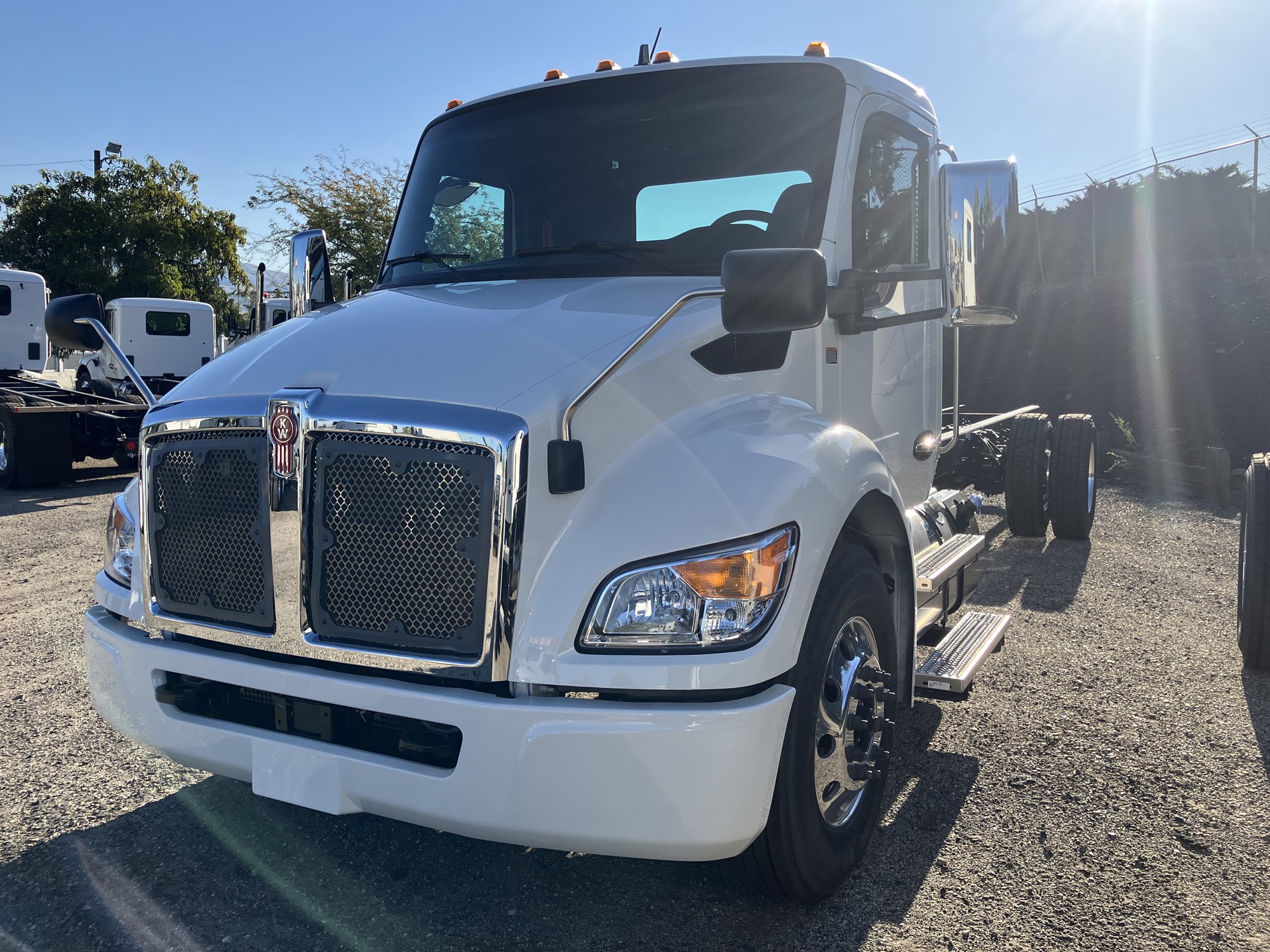 2026 Kenworth T280 - image 1 of 6
