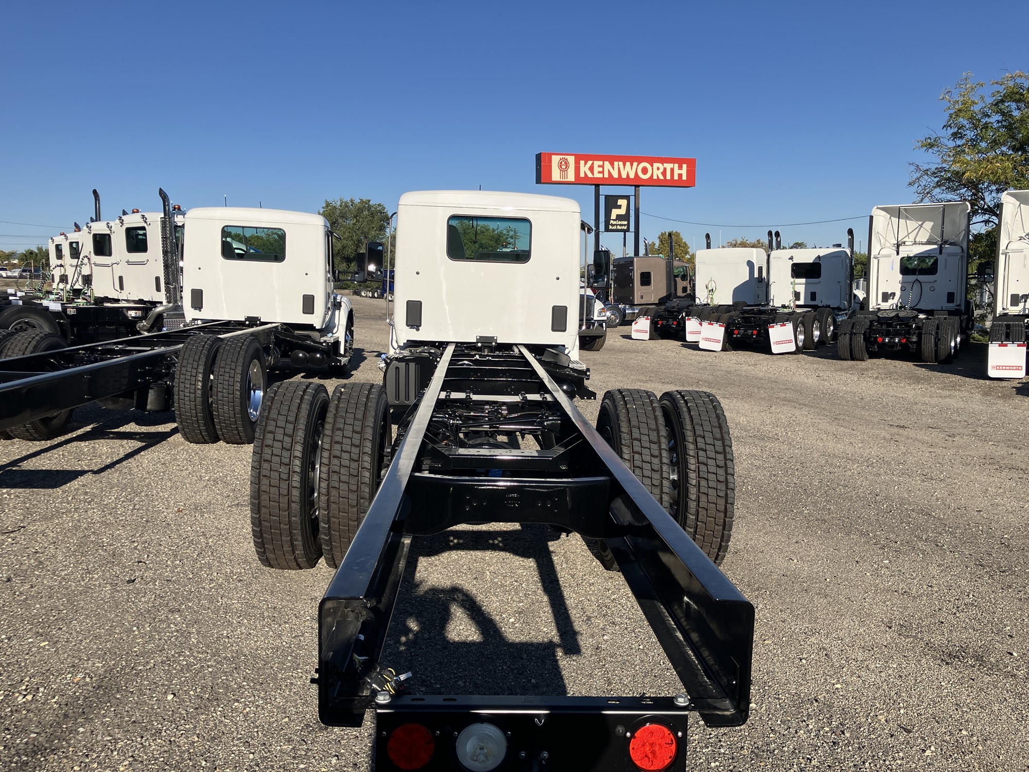 2026 Kenworth T280 - image 3 of 6