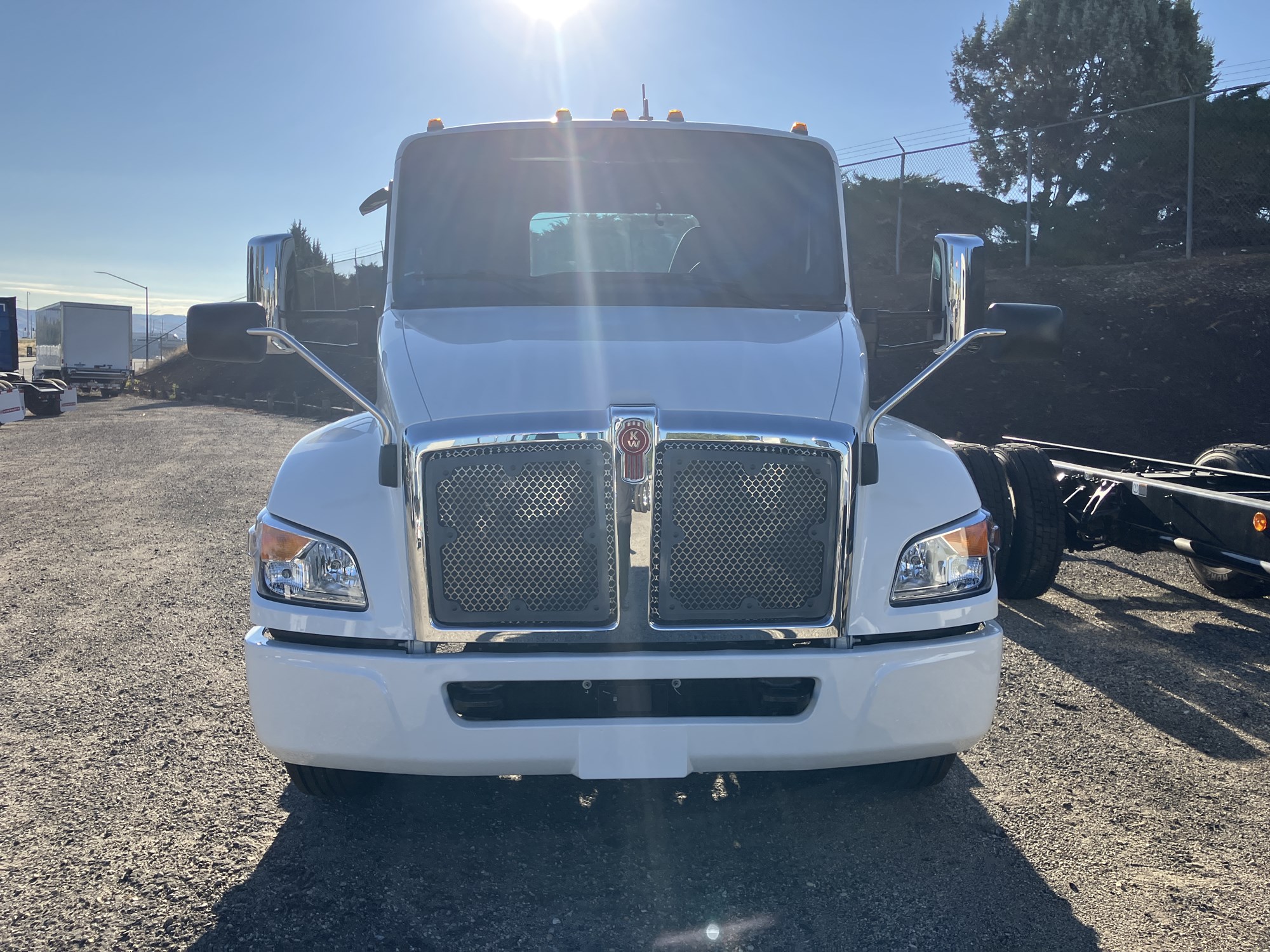 2026 Kenworth T280 - image 4 of 6