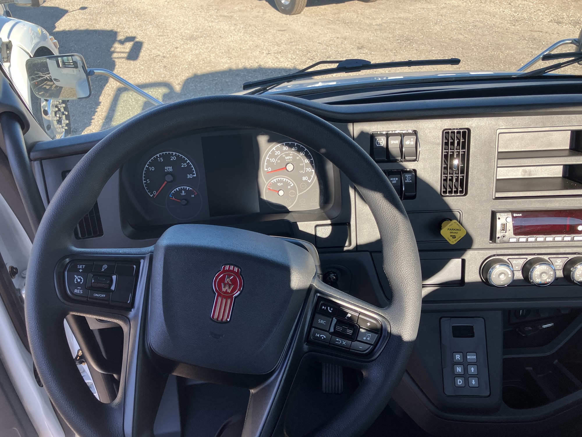 2026 Kenworth T280 - image 6 of 6