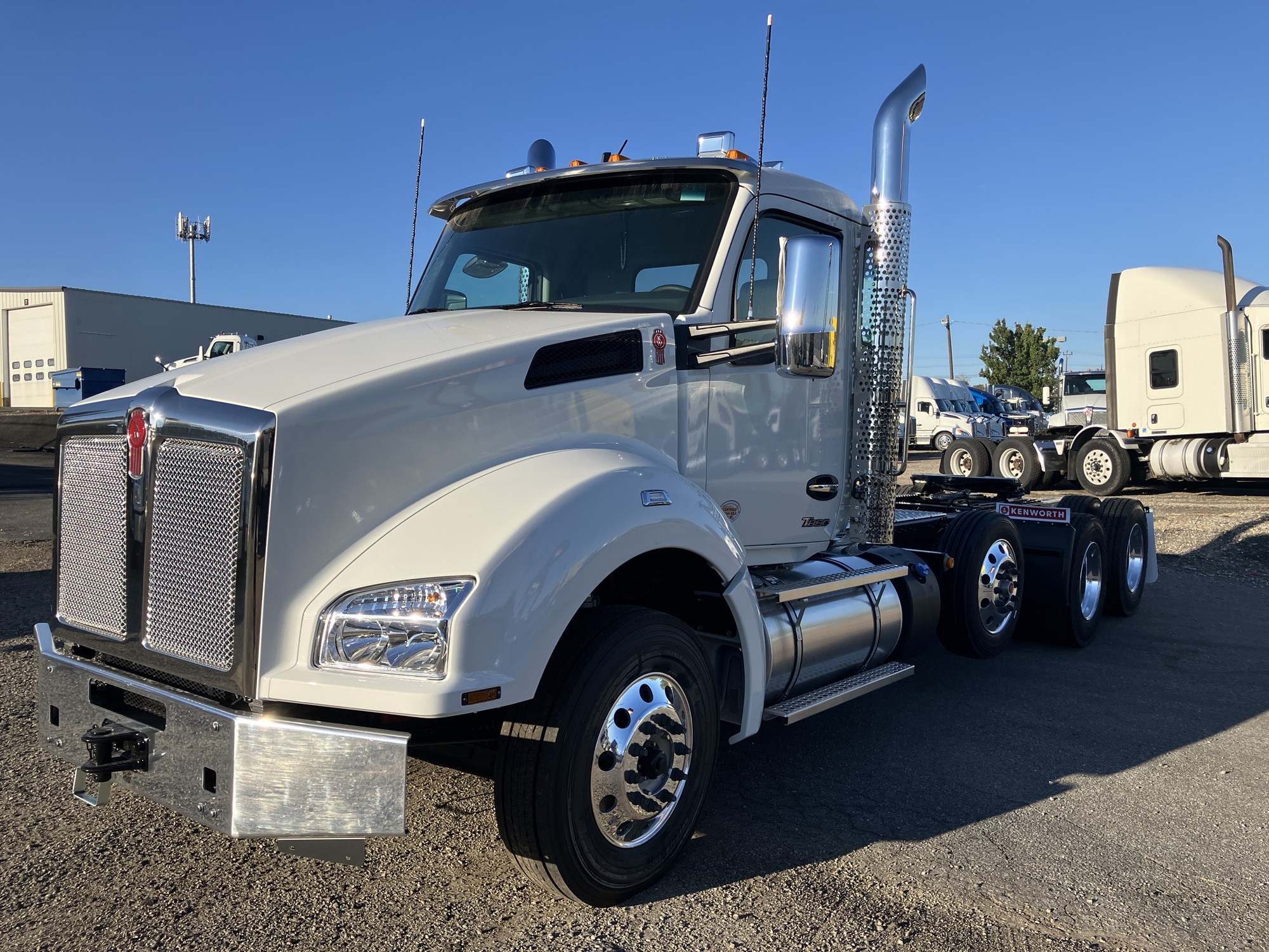 2026 Kenworth T880 - image 1 of 6