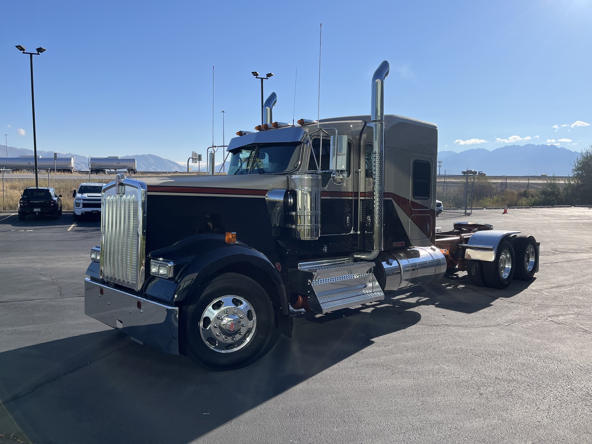 2026 Kenworth W900B - image 1 of 4