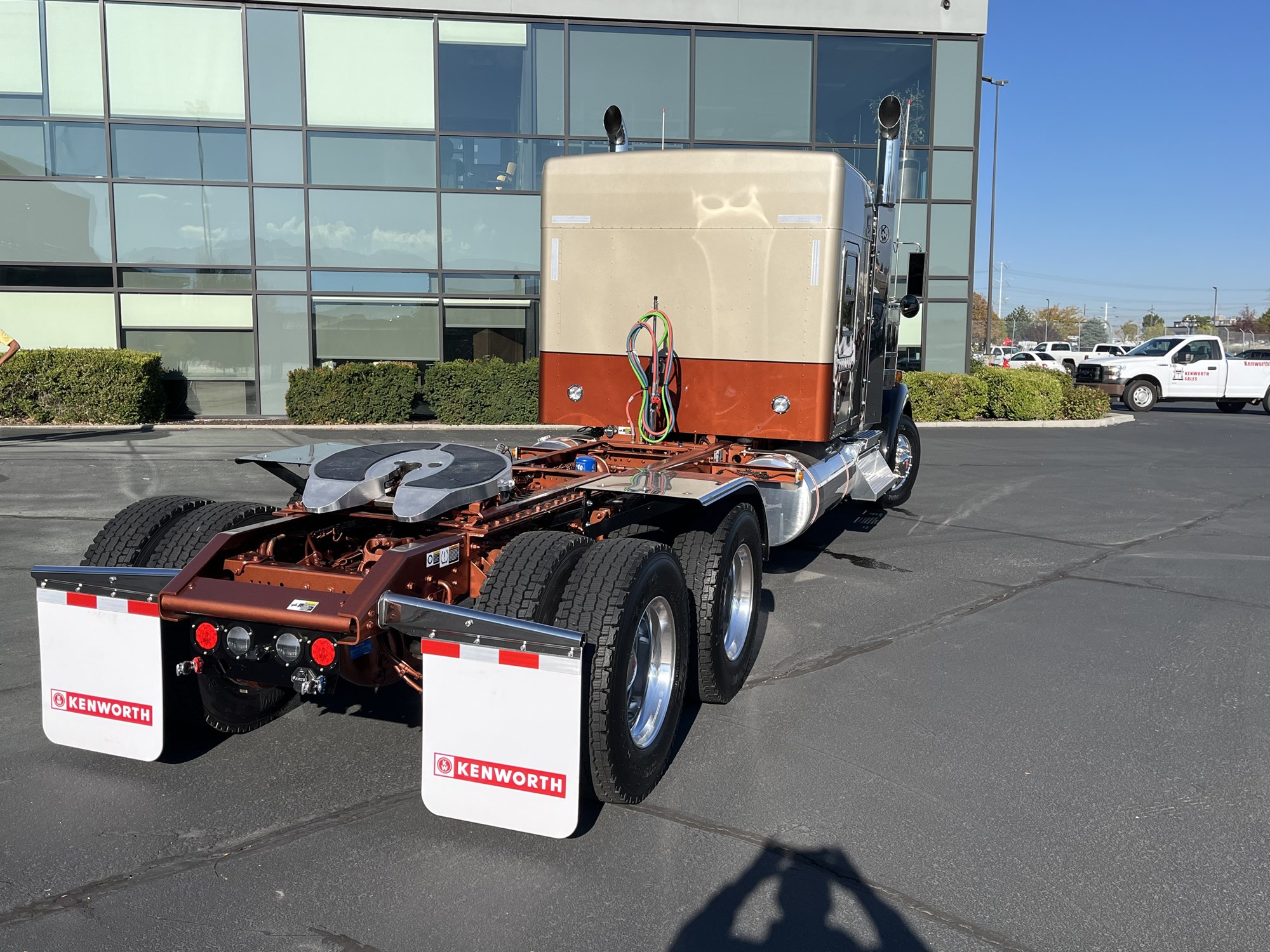 2026 Kenworth W900B - image 3 of 4