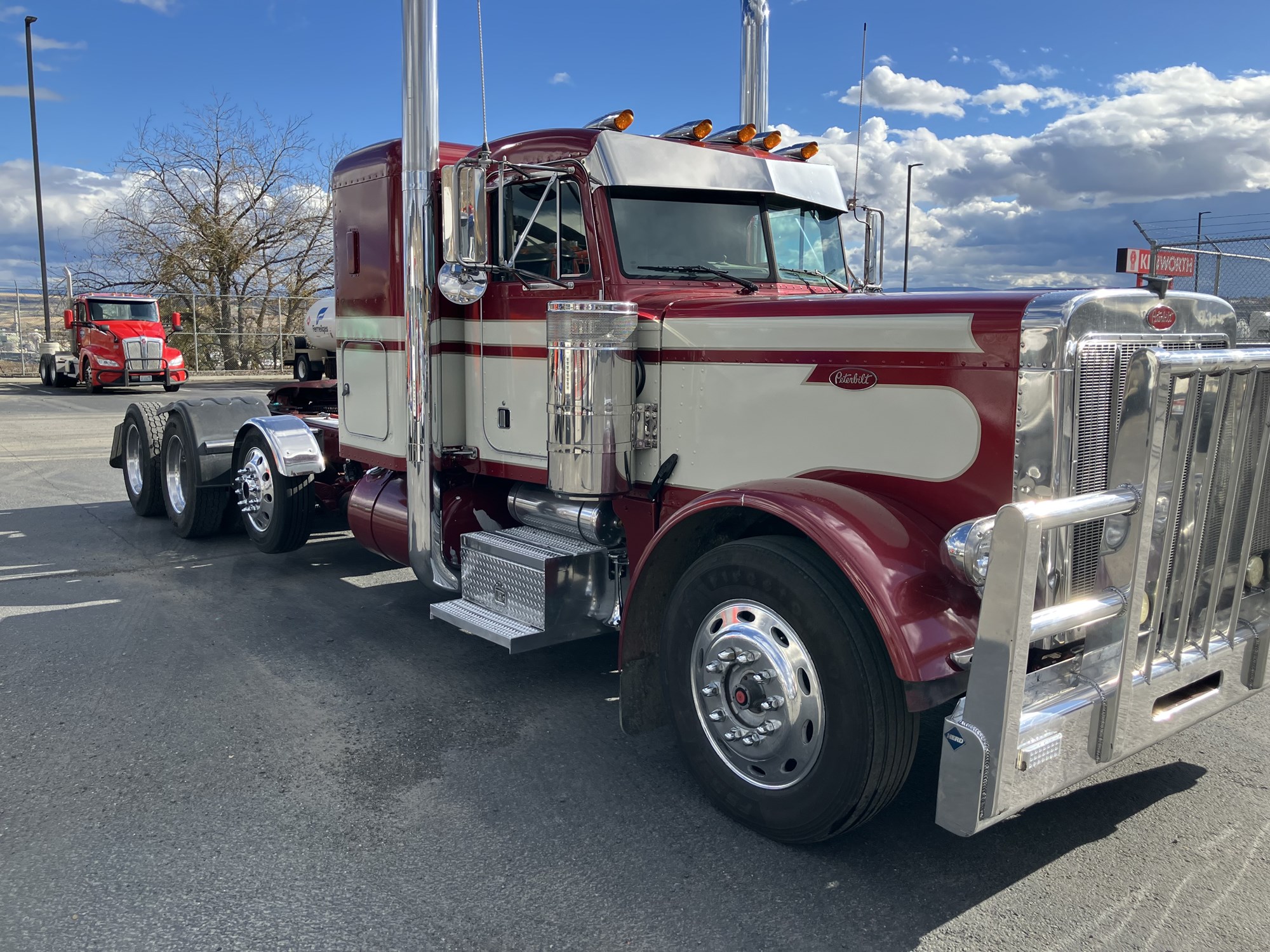 1997 Peterbilt 379 - image 2 of 6
