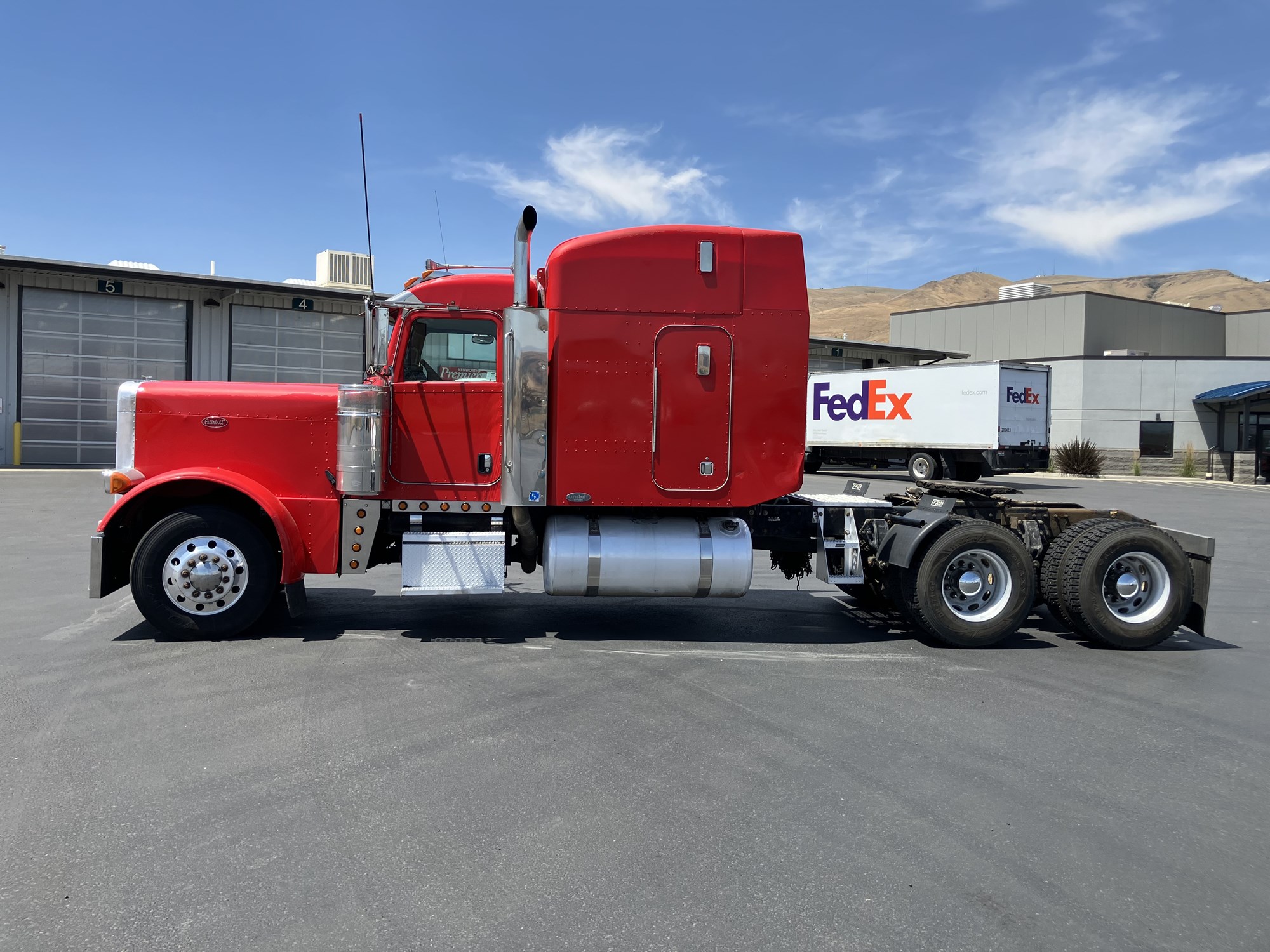 2007 Peterbilt - image 4