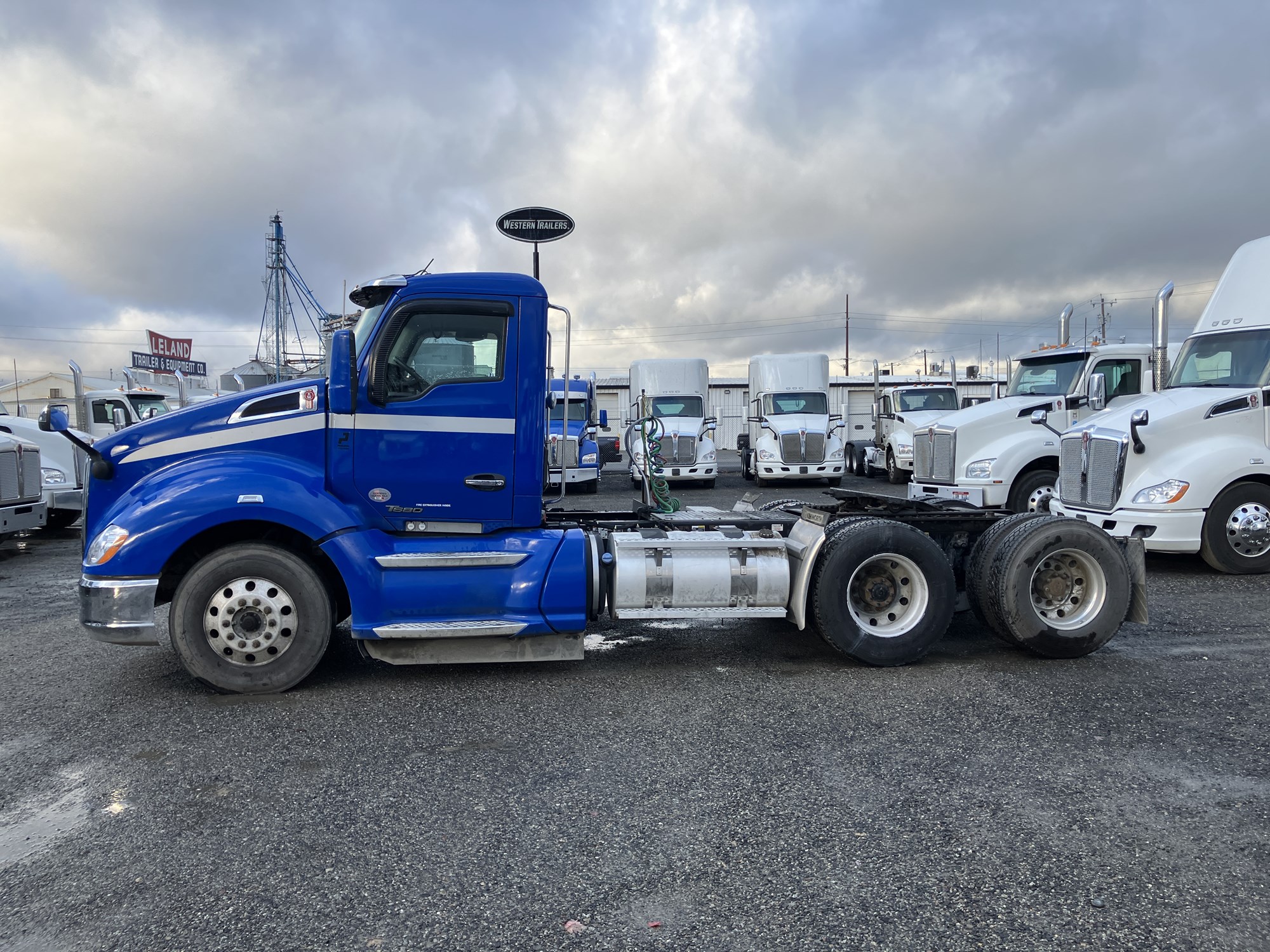 2019 Kenworth T680 2019 Kenworth T680 - image 2 of 6