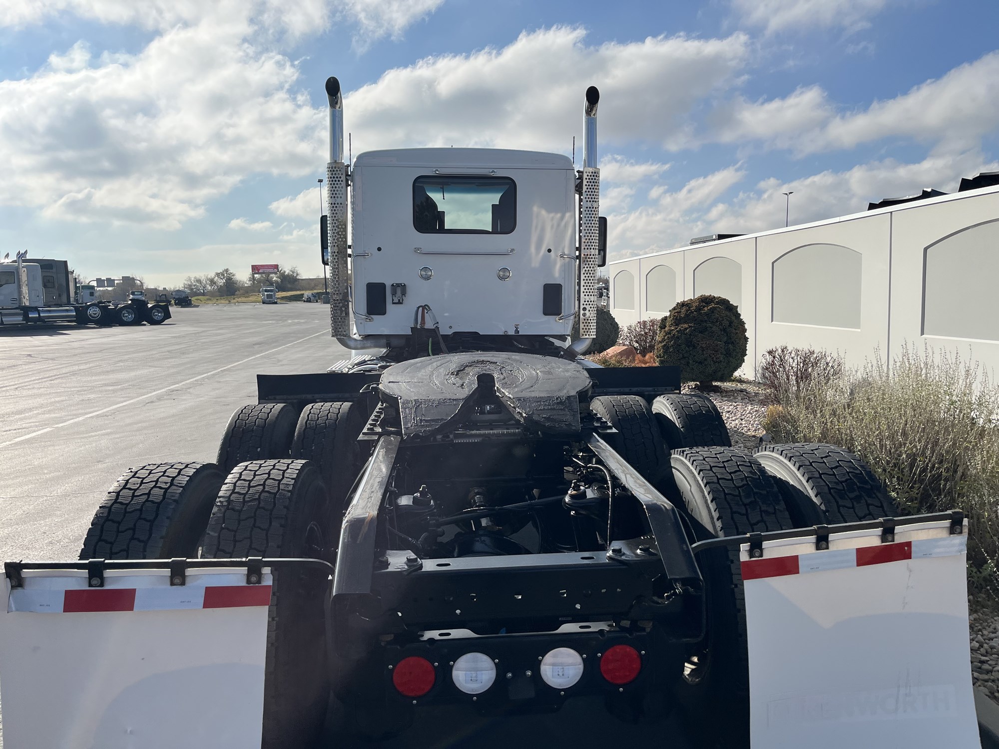 2019 Kenworth T880 - image 6 of 6