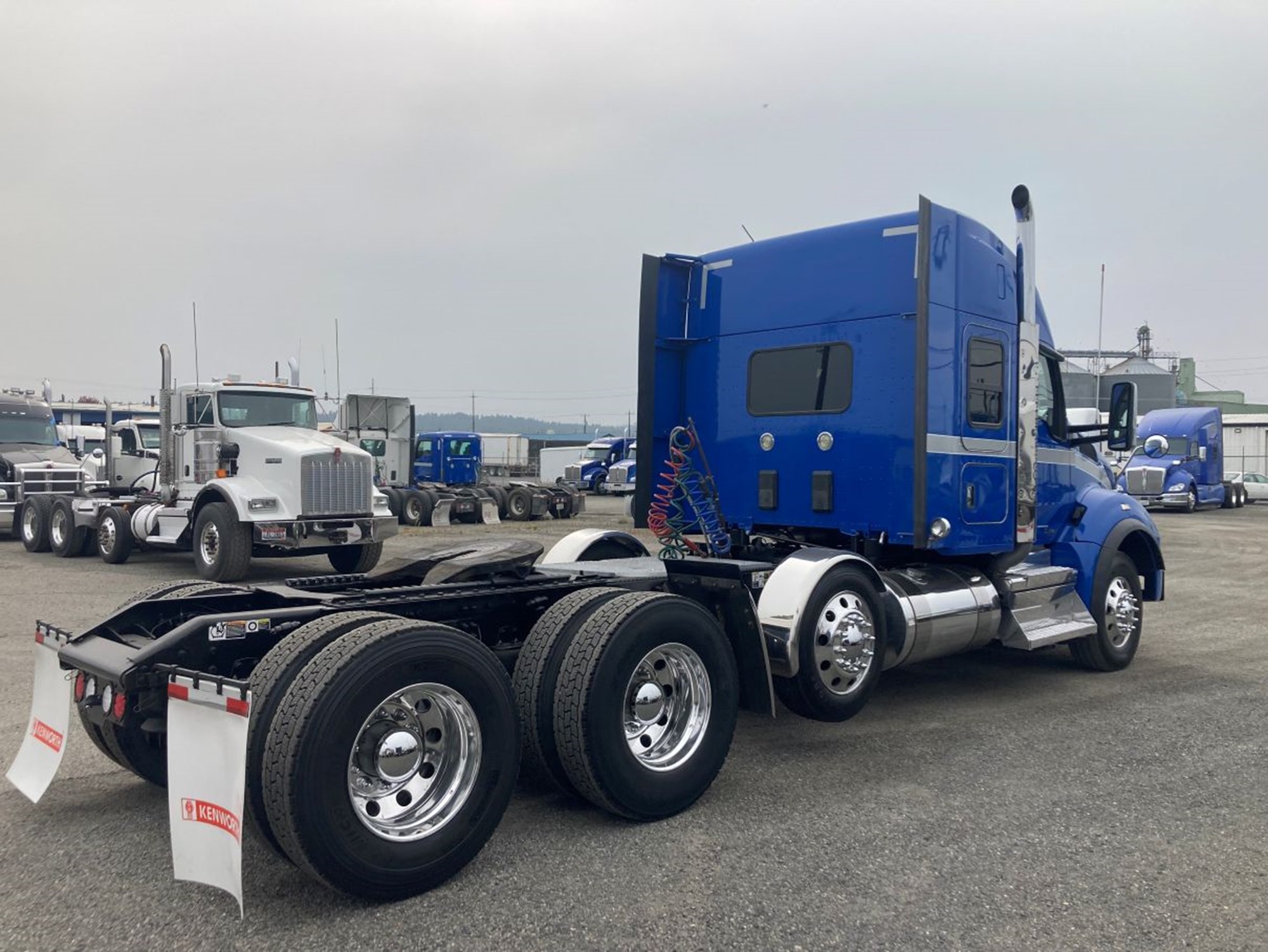2020 Kenworth T880 2020 Kenworth T880 - image 3 of 6