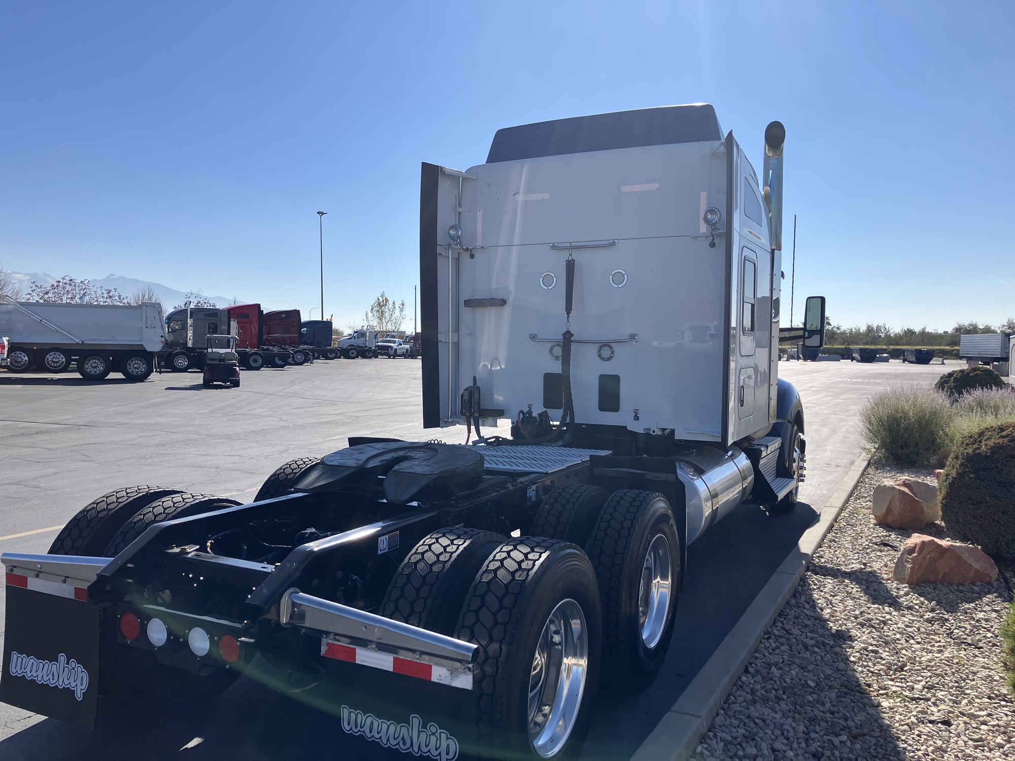 2020 Kenworth T680 - image 5 of 6