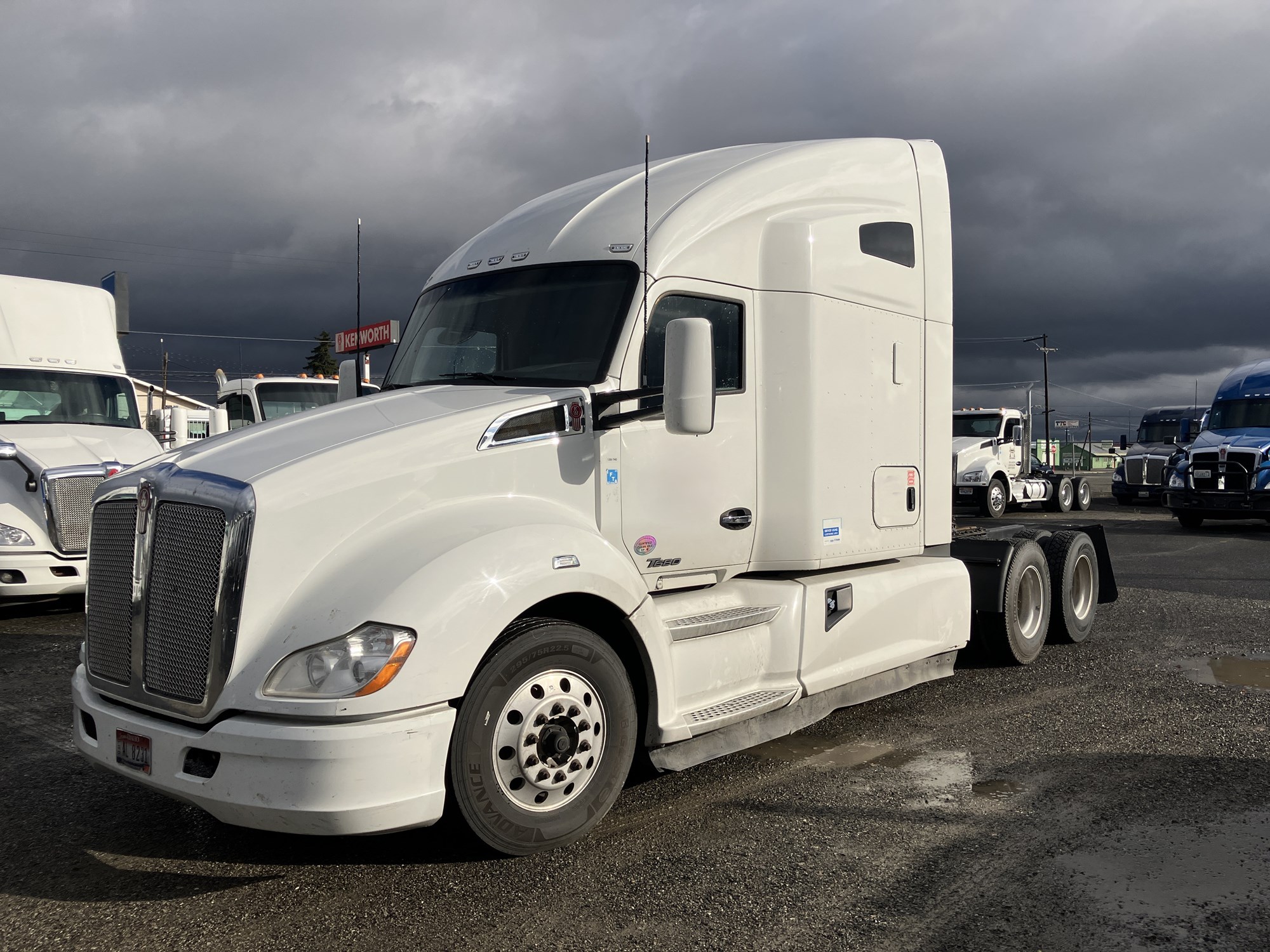 2020 Kenworth T680 - image 1 of 6