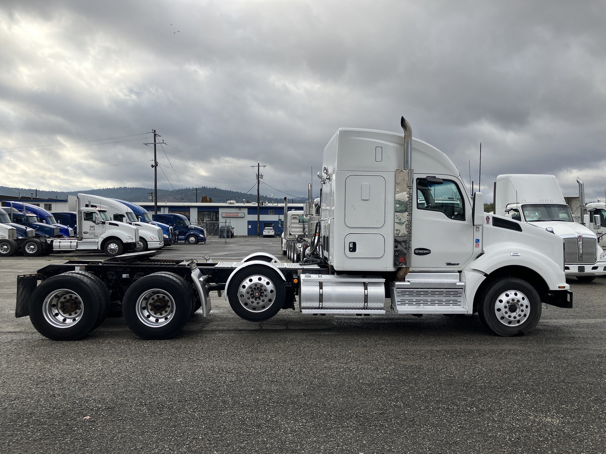 2020 Kenworth T880 - image 6 of 6