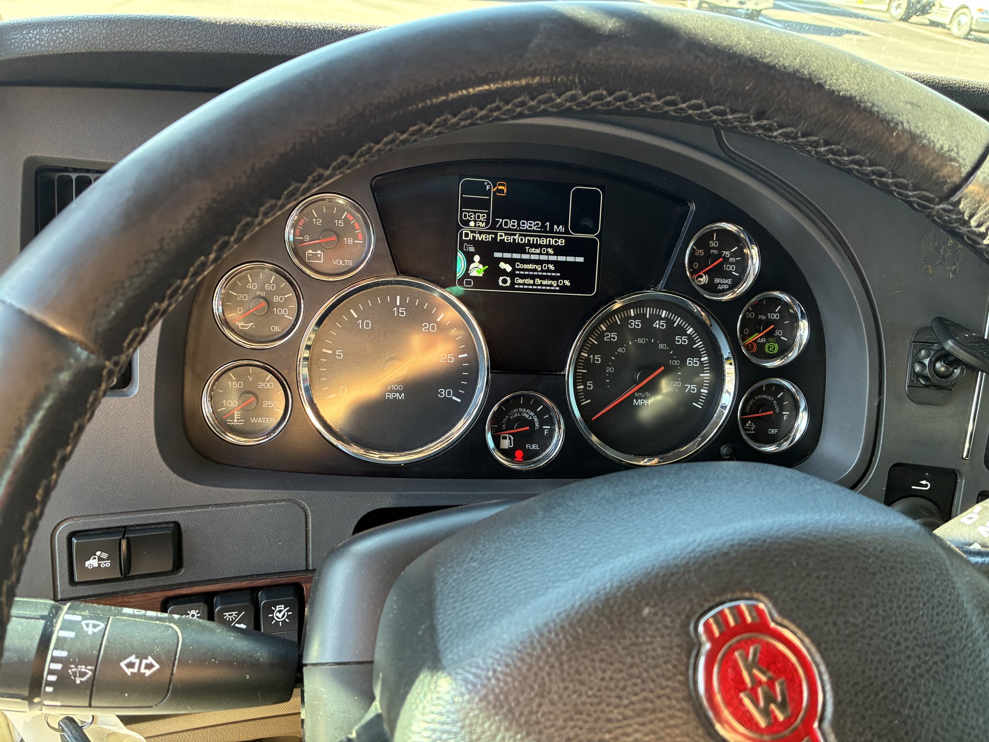 2020 Kenworth T680 - image 1 of 6