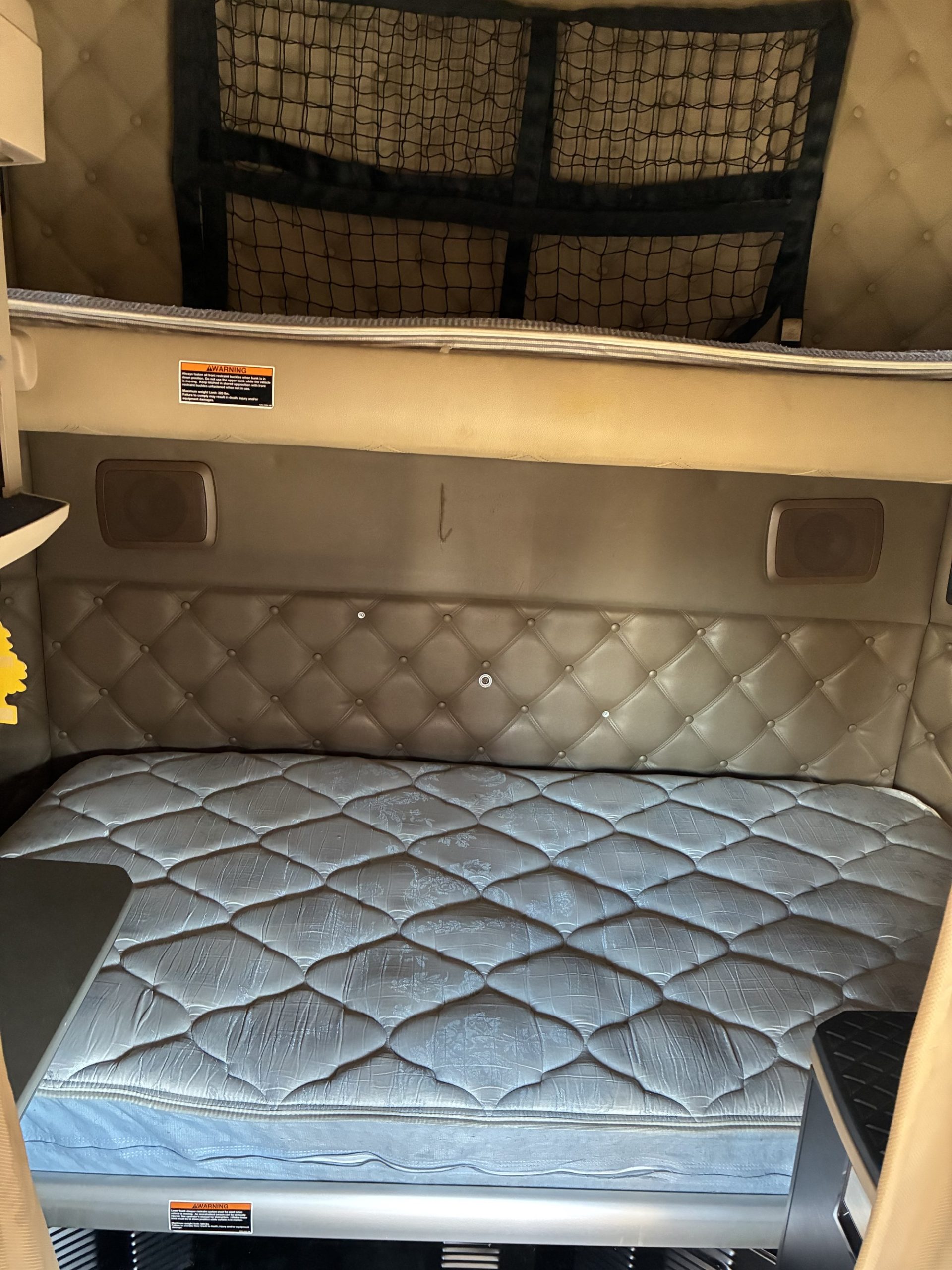 2020 Kenworth T680 - image 3 of 6