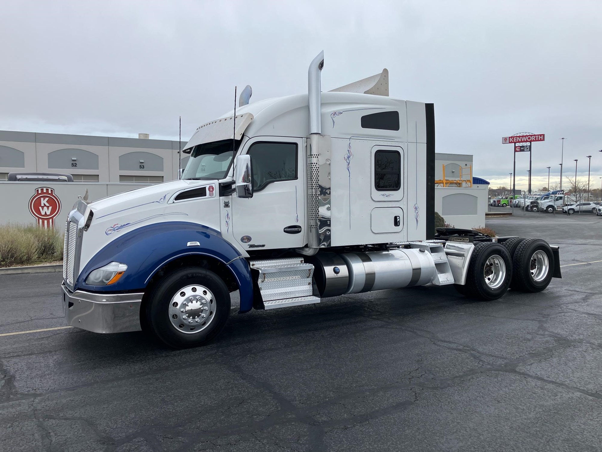 2020 Kenworth T680 - image 1 of 6