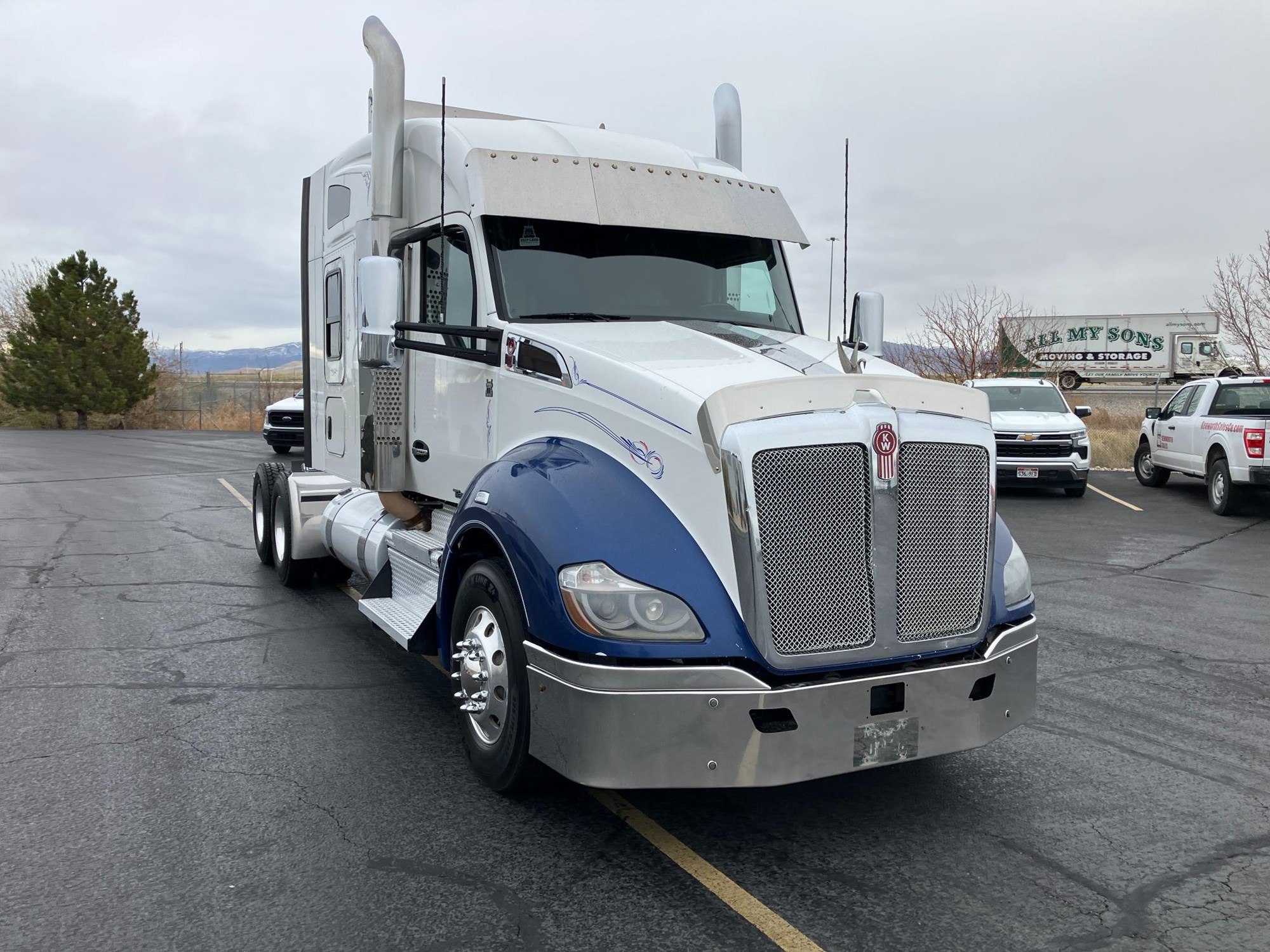 2020 Kenworth T680 - image 3 of 6