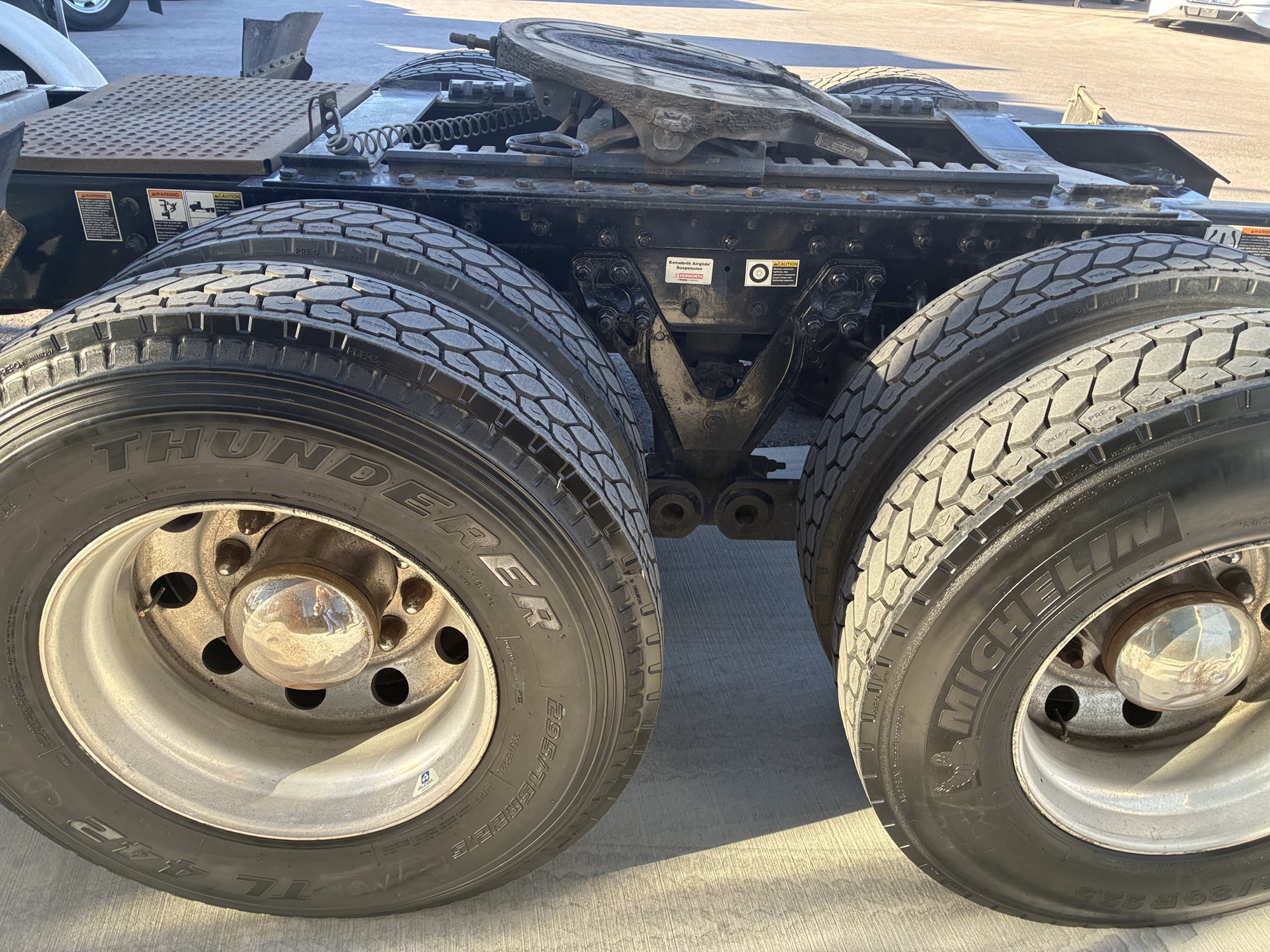 2020 Kenworth T680 2020 Kenworth T680 - image 6 of 6