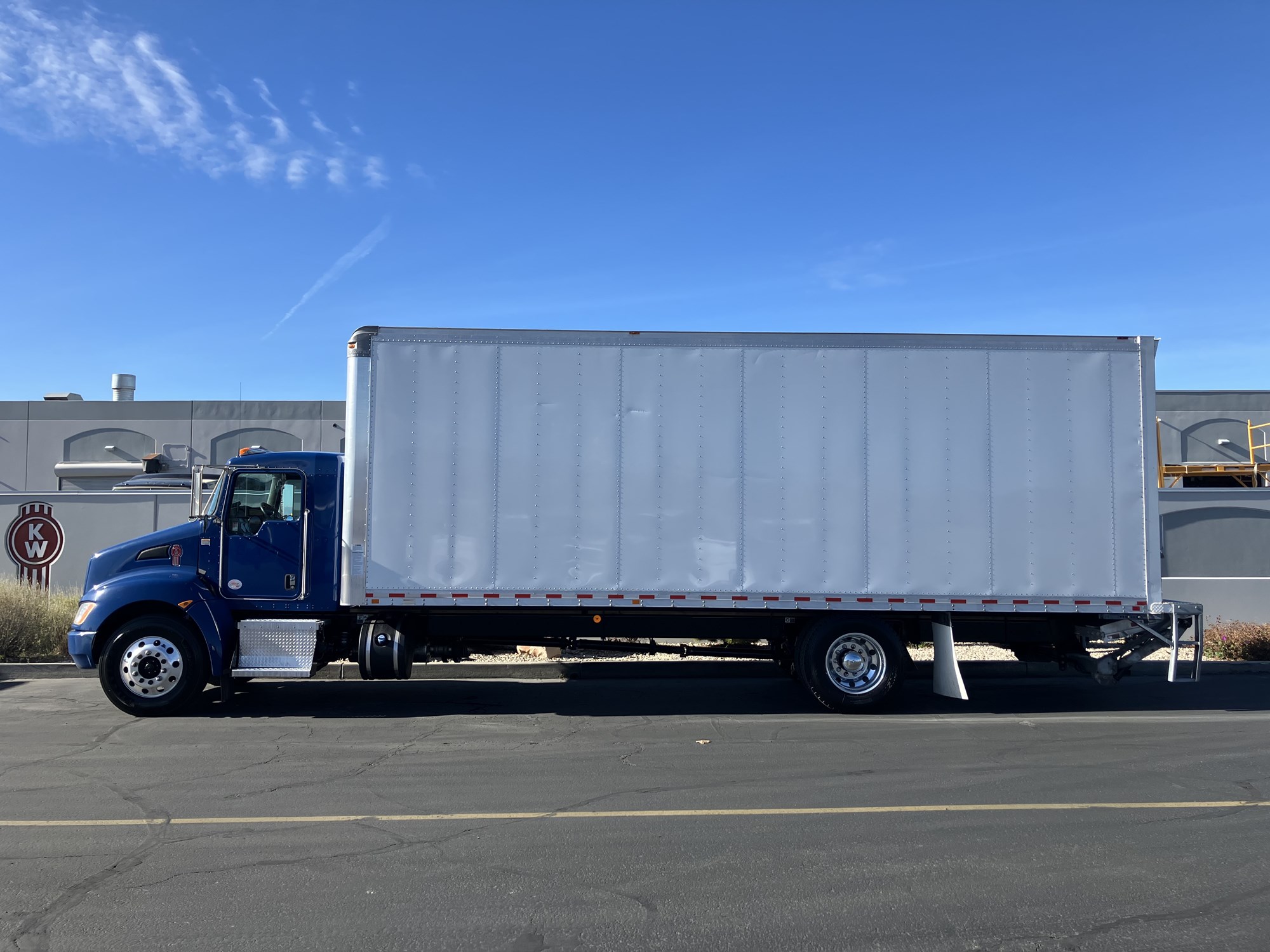 2020 Kenworth T270 2020 Kenworth T270 - image 1 of 6