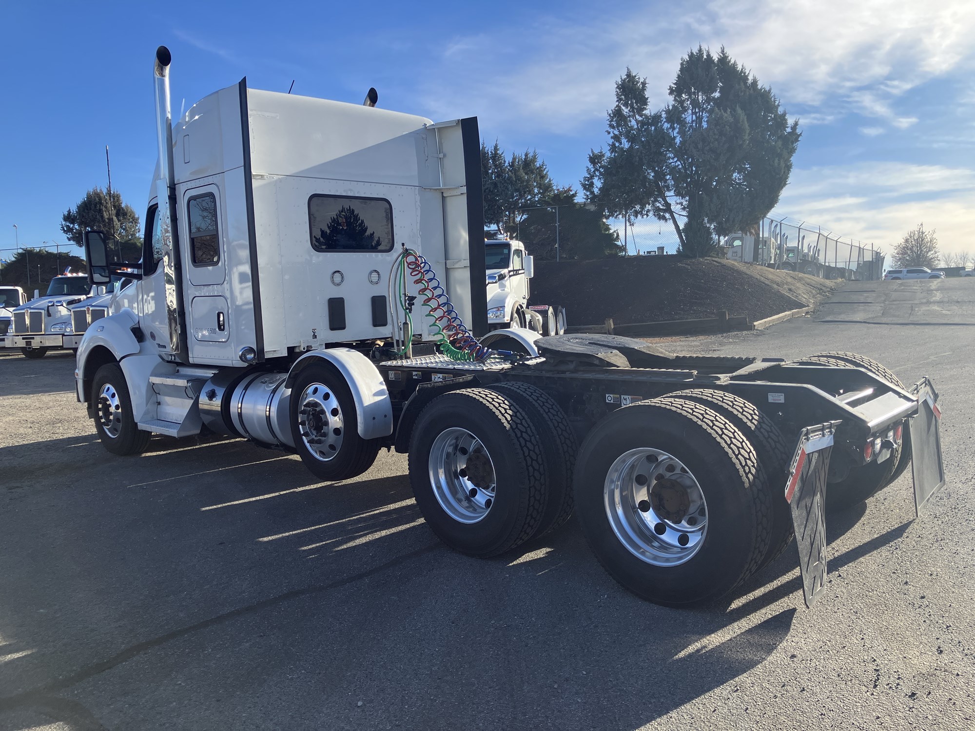 2021 Kenworth T880 2021 Kenworth T880 - image 3 of 6