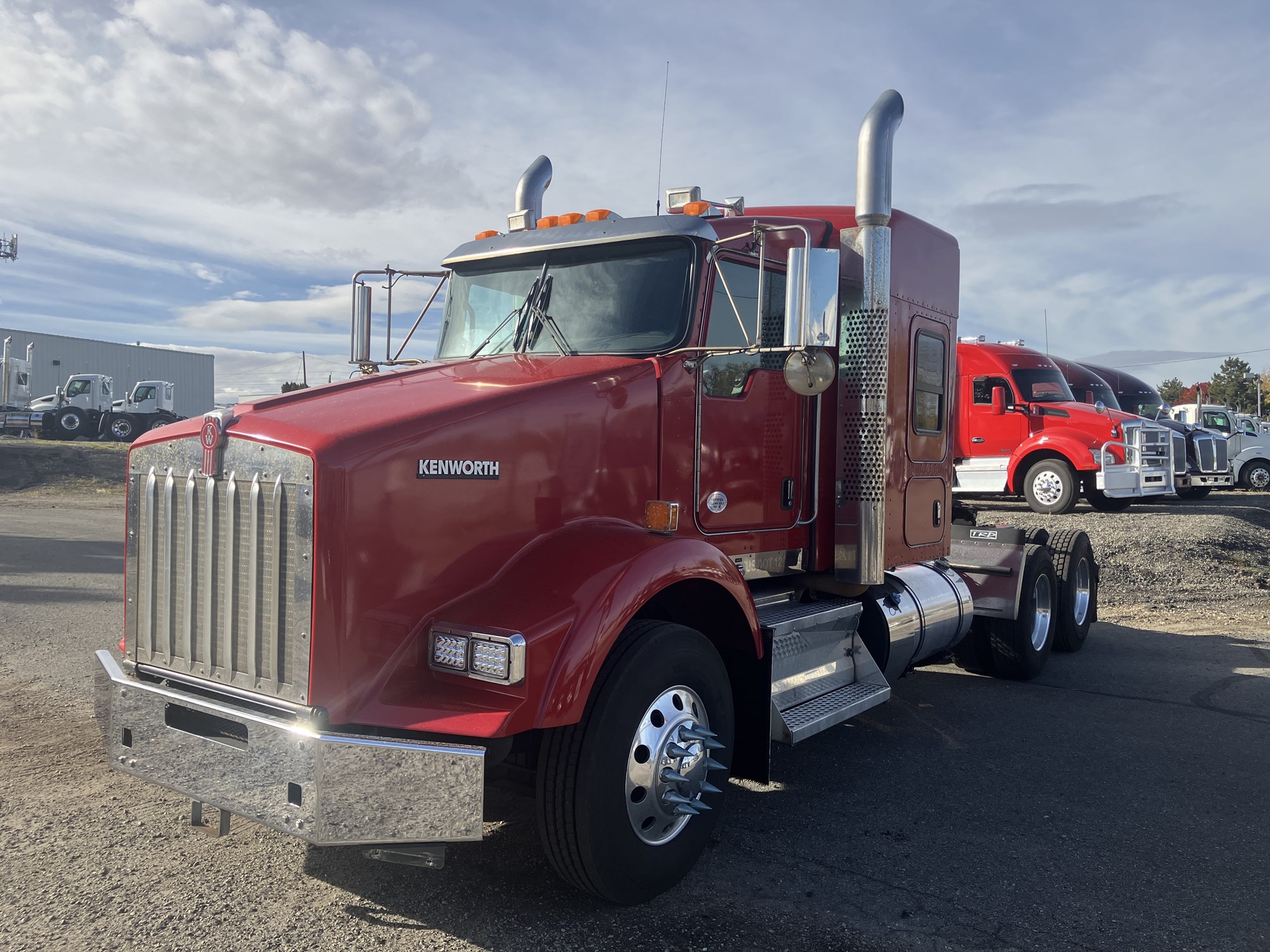 2022 Kenworth T800 - image 1 of 6