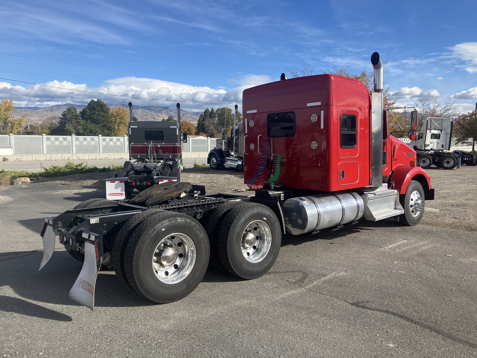 2022 Kenworth T800 - image 5 of 6