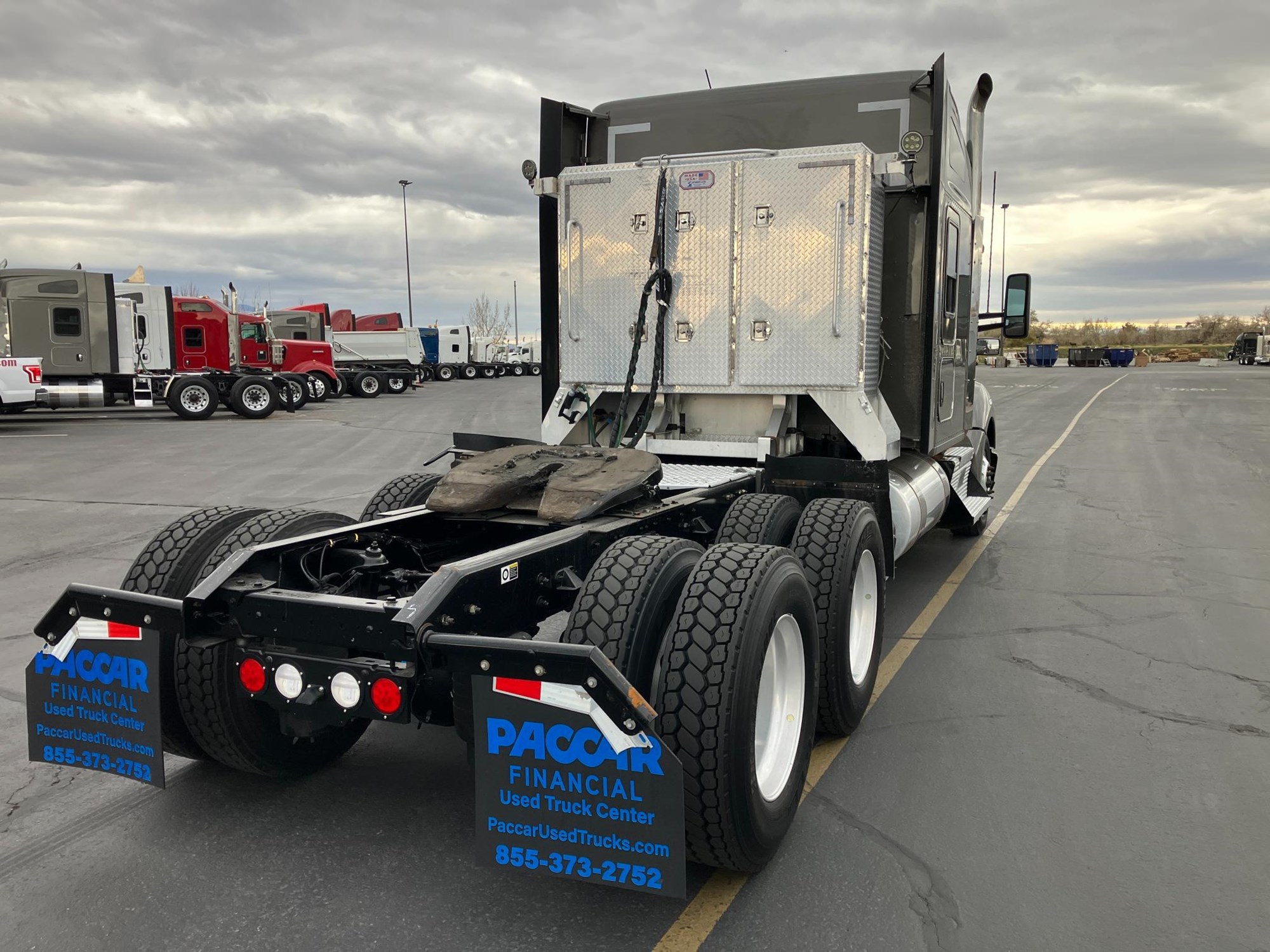 2022 Kenworth T680 - image 5 of 6