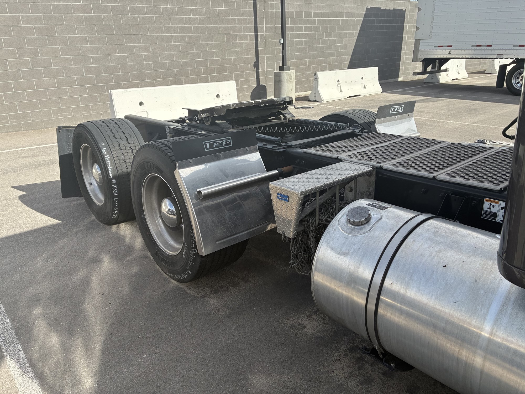 2022 Kenworth T880 2022 Kenworth T880 - image 3 of 6