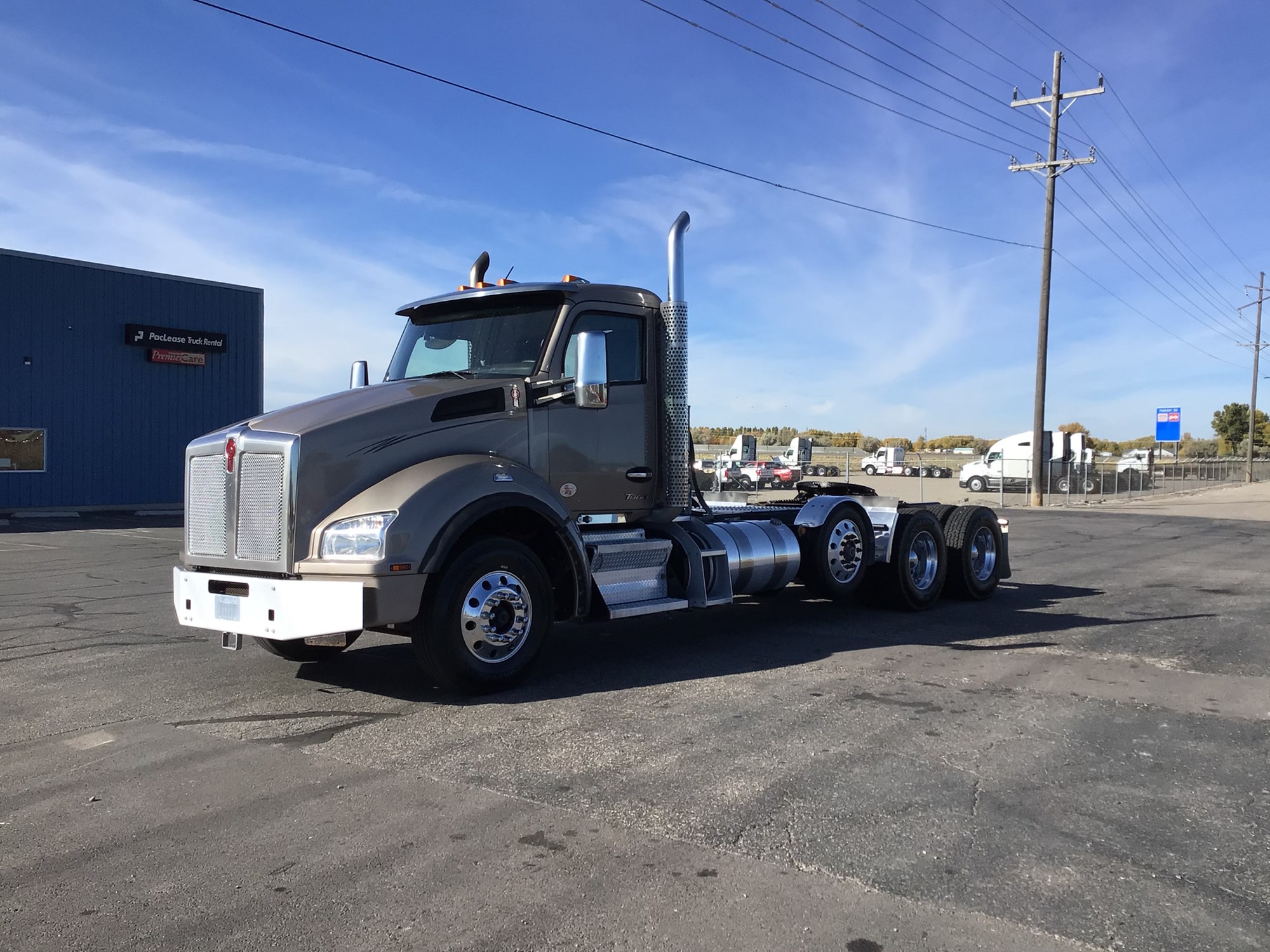 2022 Kenworth T880 - image 1 of 6