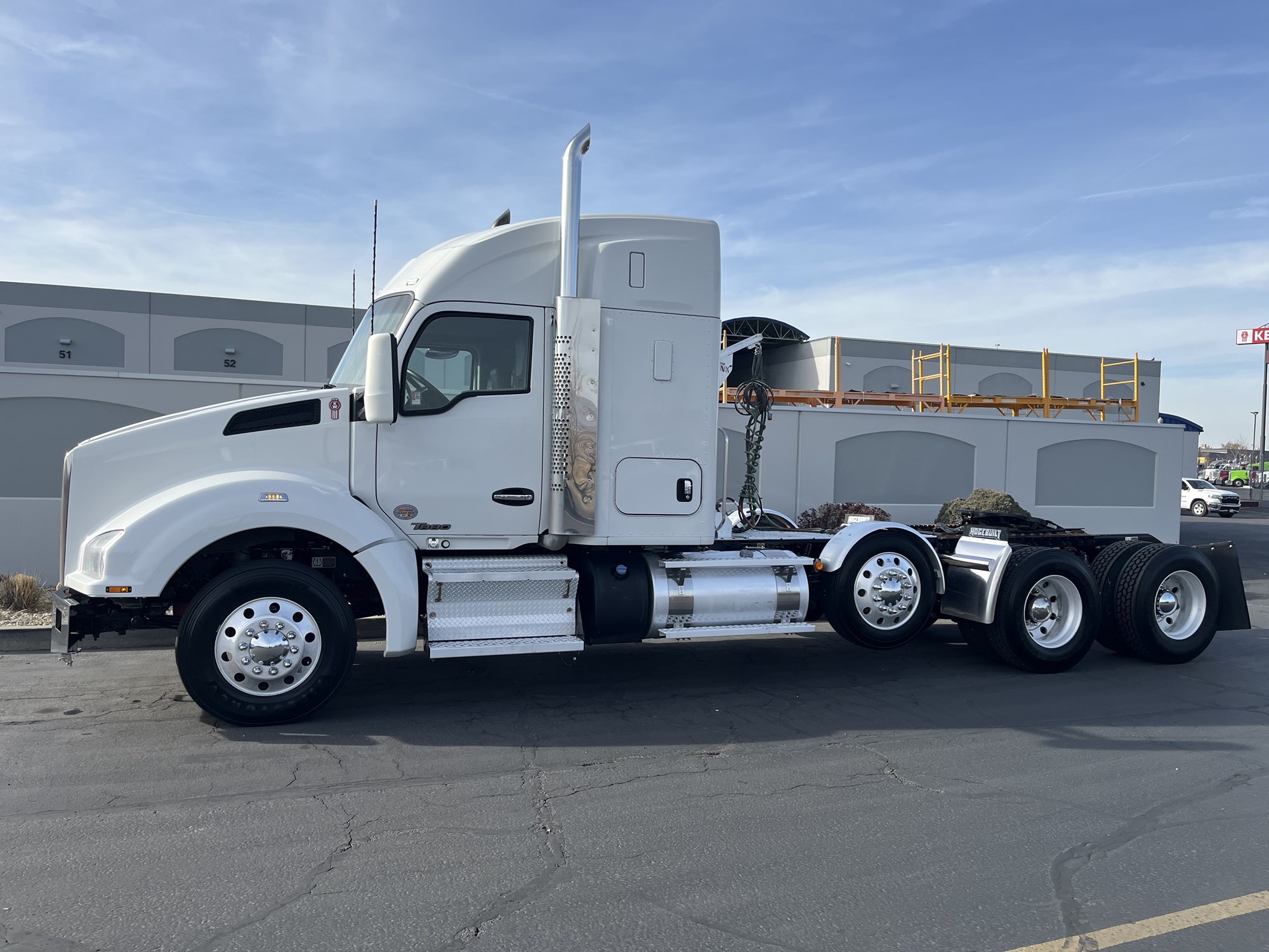 2022 Kenworth T880 - image 1 of 6