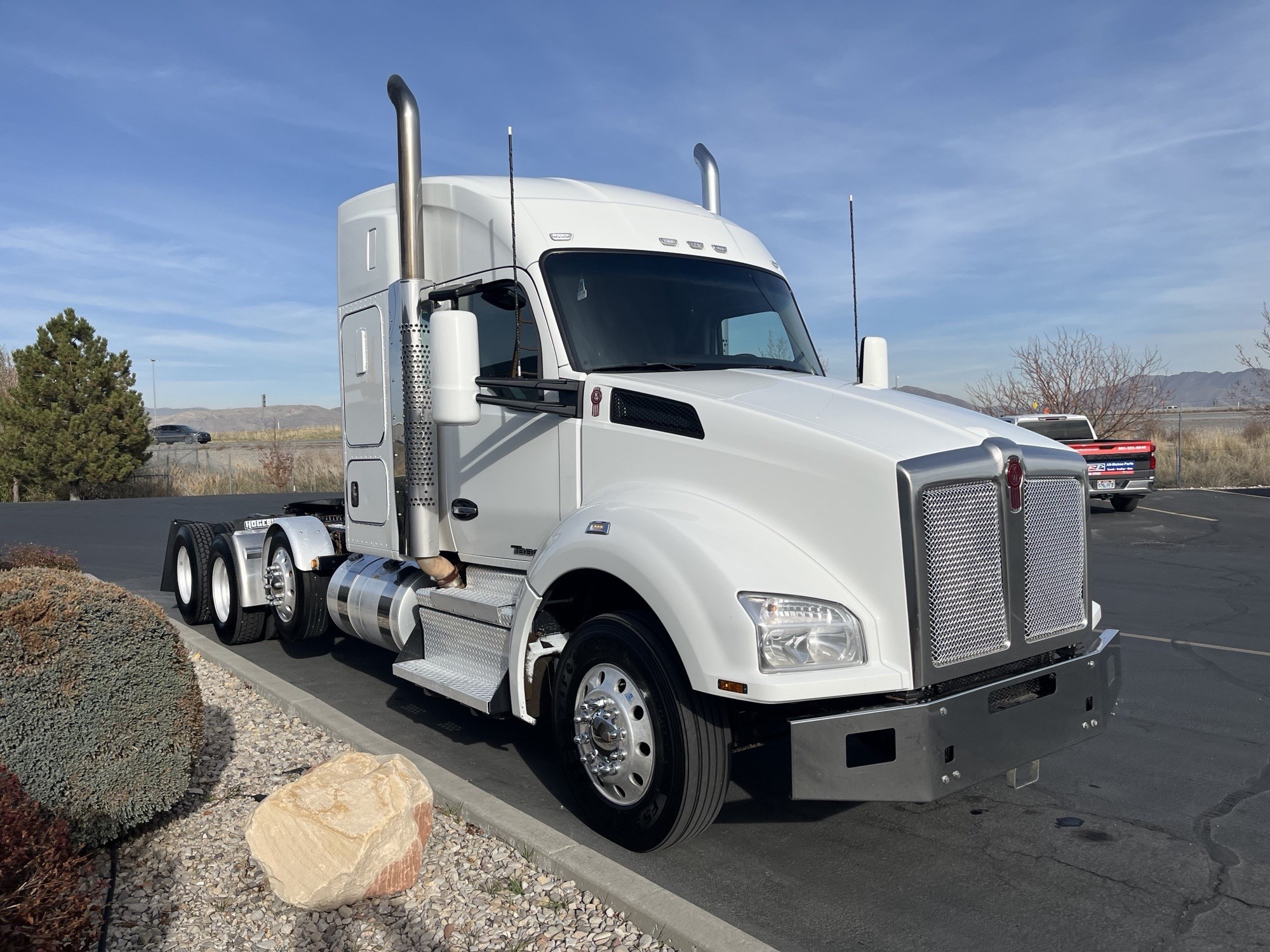 2022 Kenworth T880 - image 4 of 6
