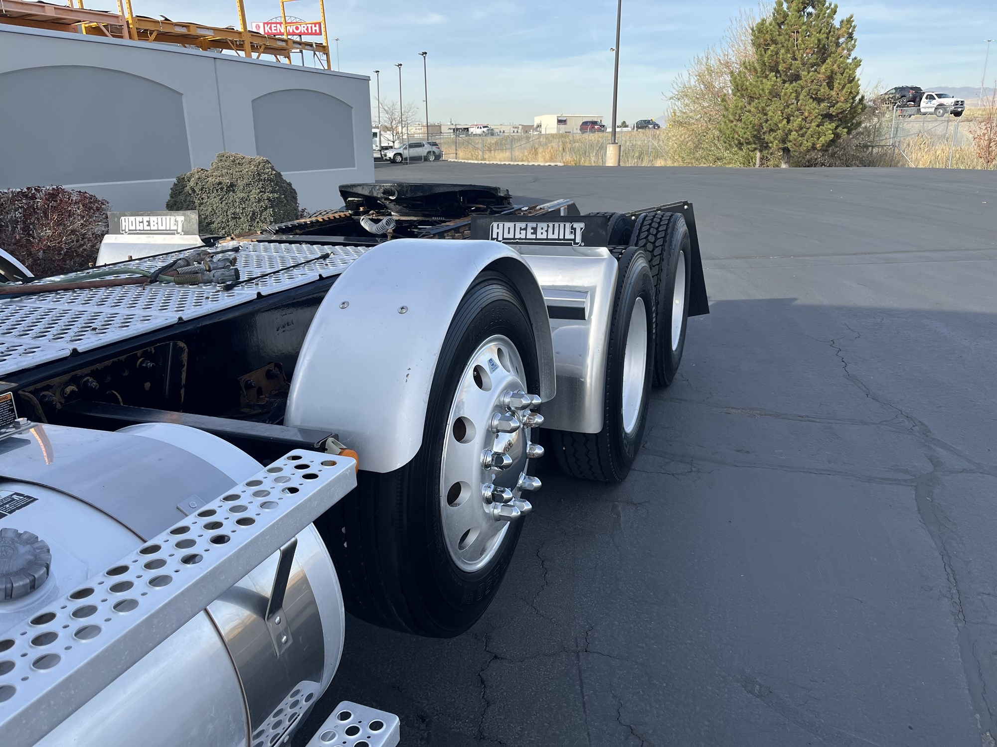 2022 Kenworth T880 - image 5 of 6