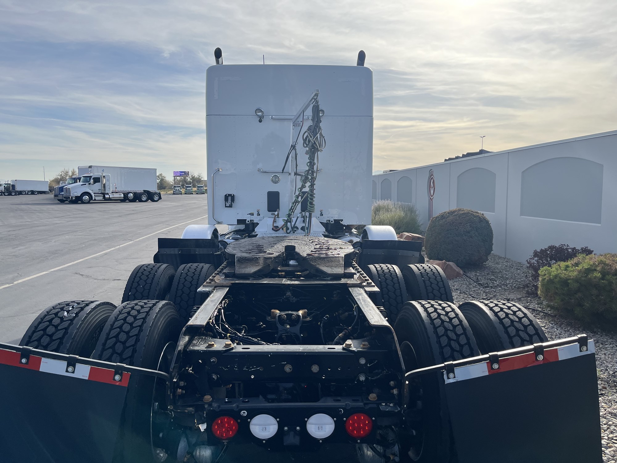 2022 Kenworth T880 - image 6 of 6