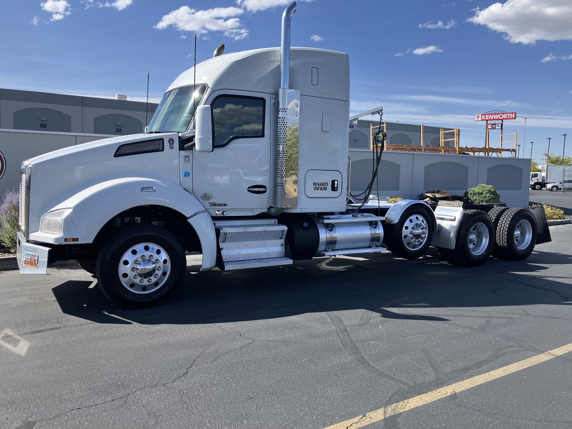 2022 Kenworth T880 - image 1 of 6