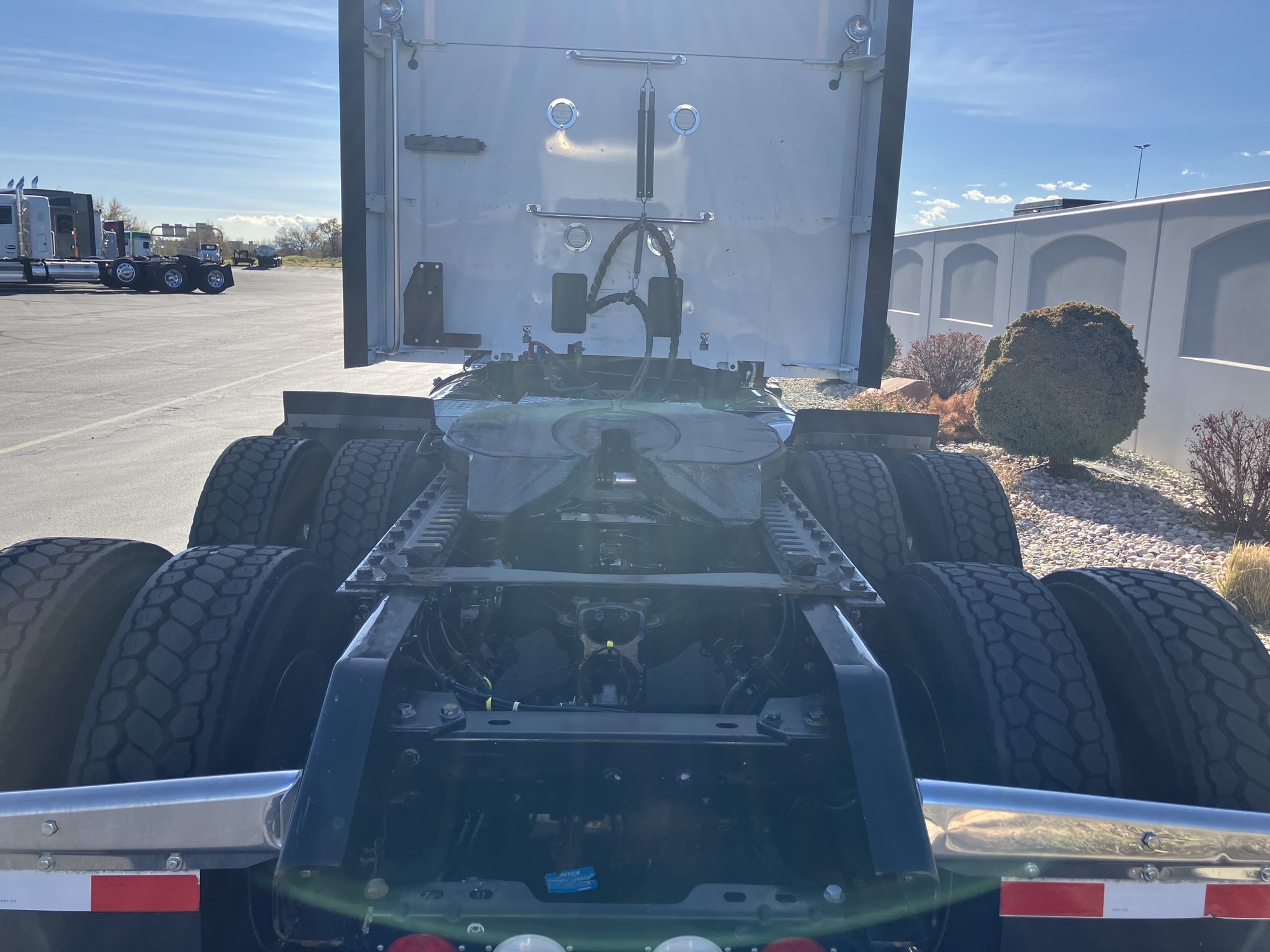 2022 Kenworth T680 2022 Kenworth T680 - image 5 of 6