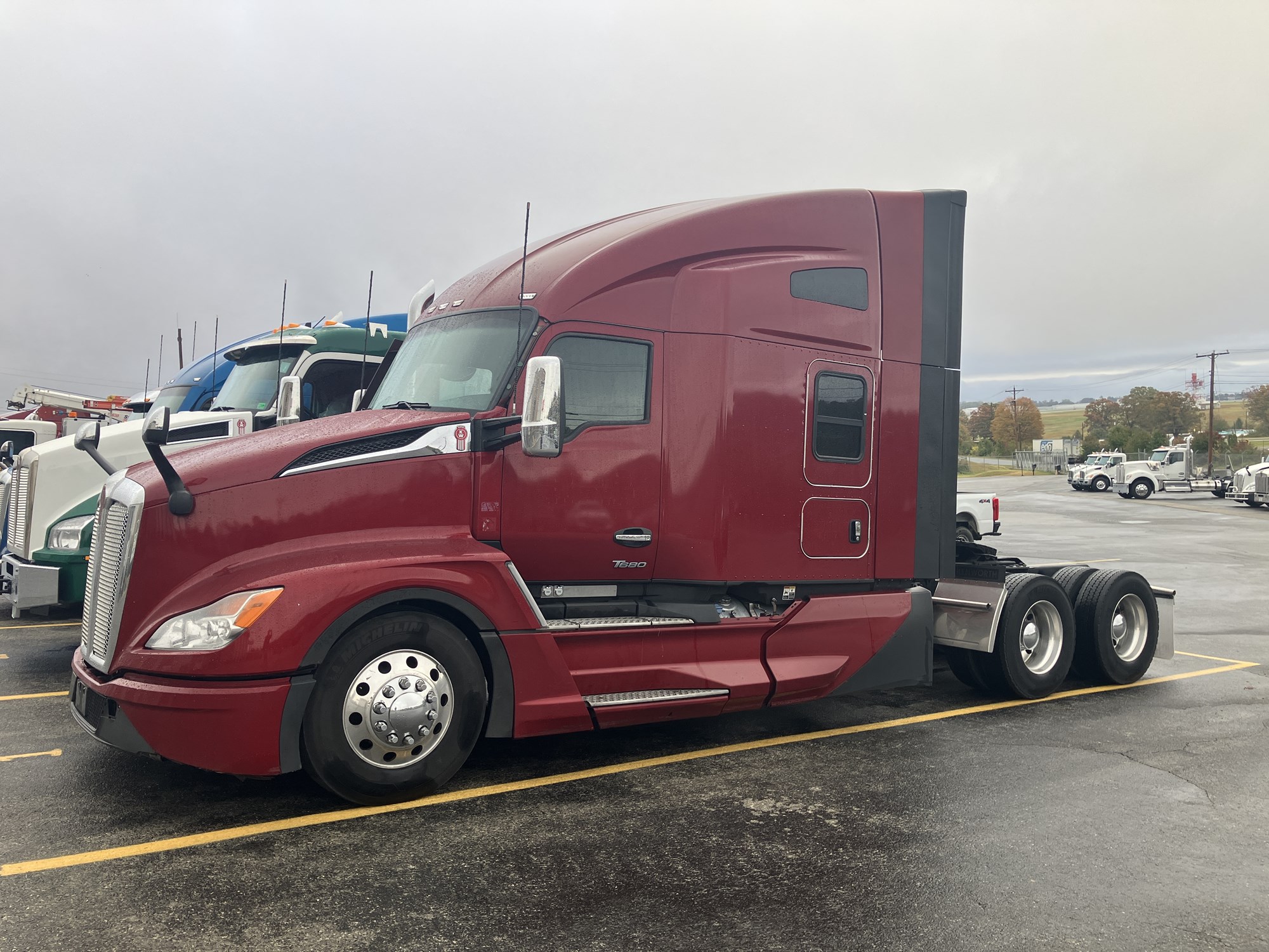 2023 Kenworth T680 Next Gen - image 1 of 5