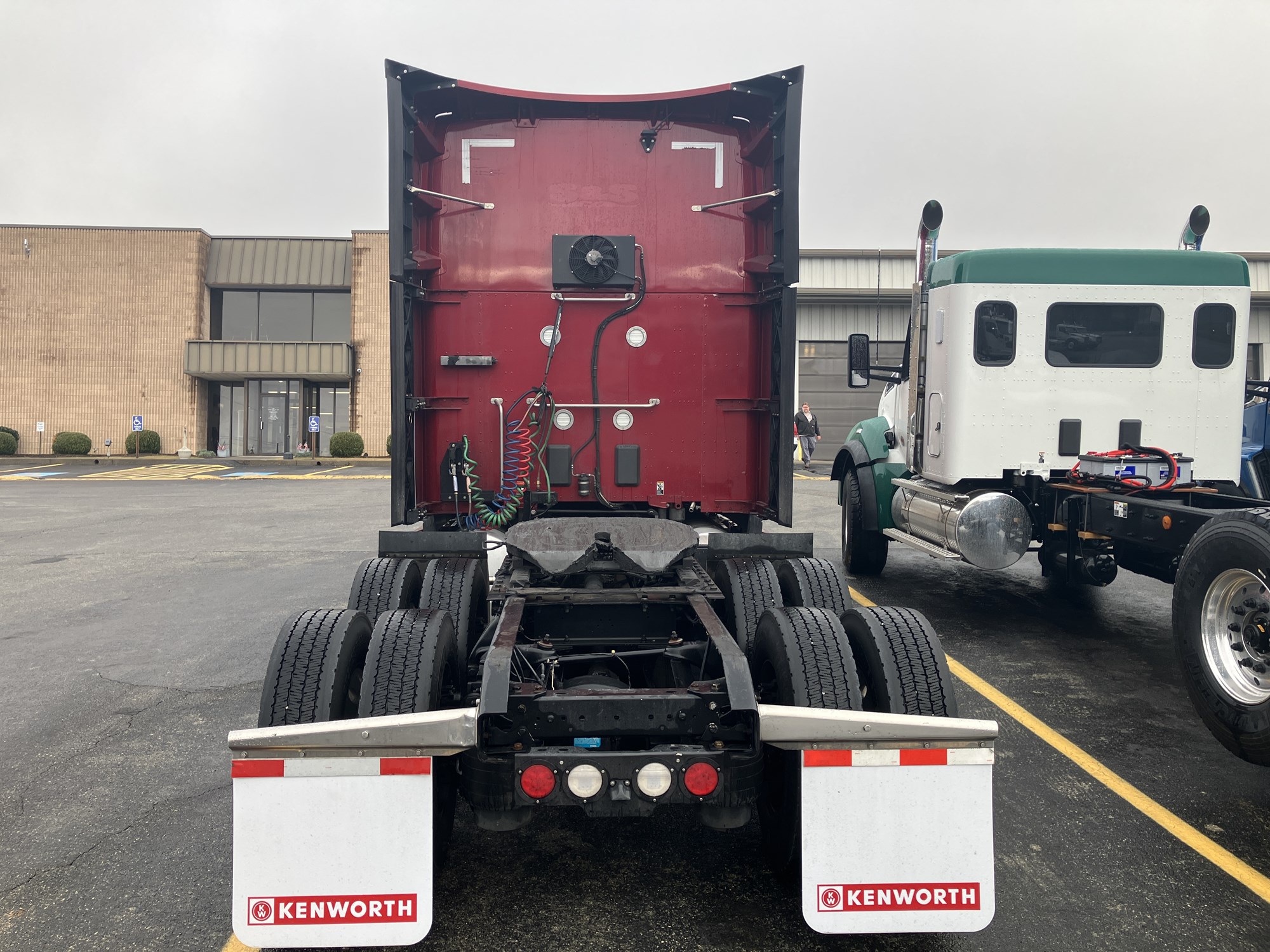 2023 Kenworth T680 Next Gen - image 4 of 5