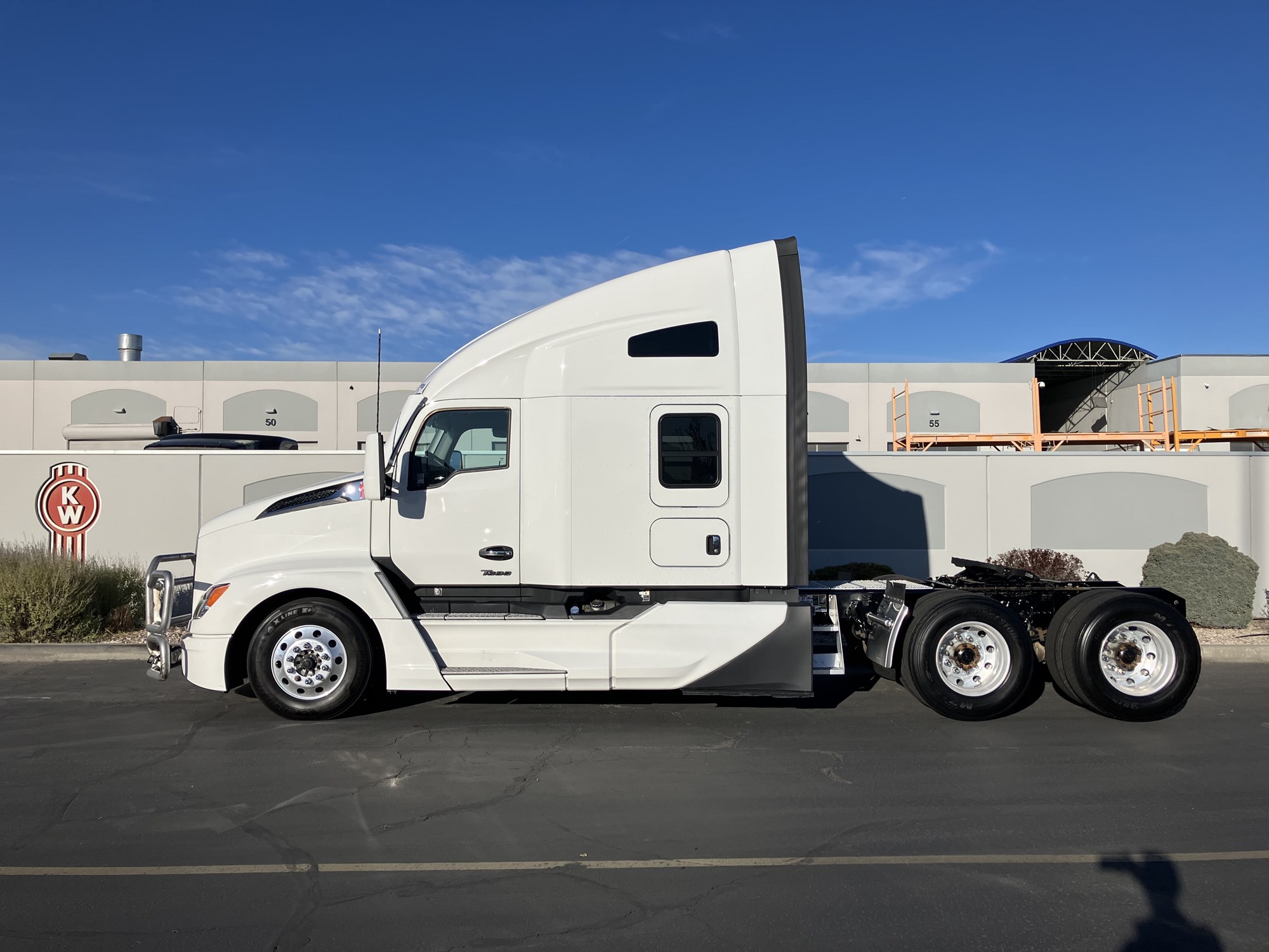 2023 Kenworth T680 Next Gen - image 1 of 6